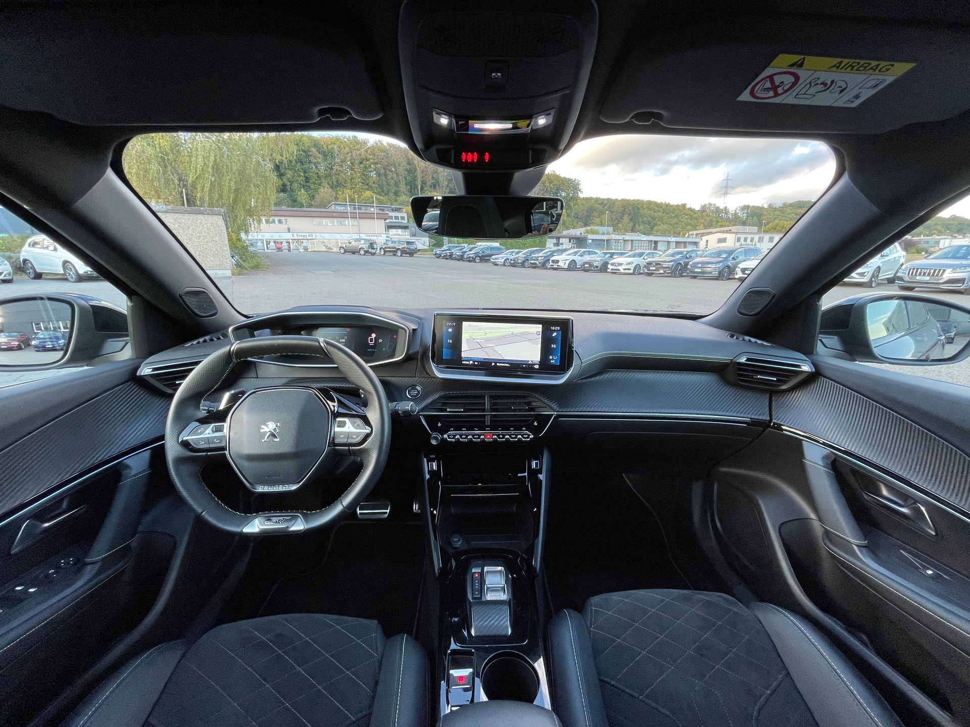 PEUGEOT 2008 1.5 BlueHDi GT EAT8-image-7