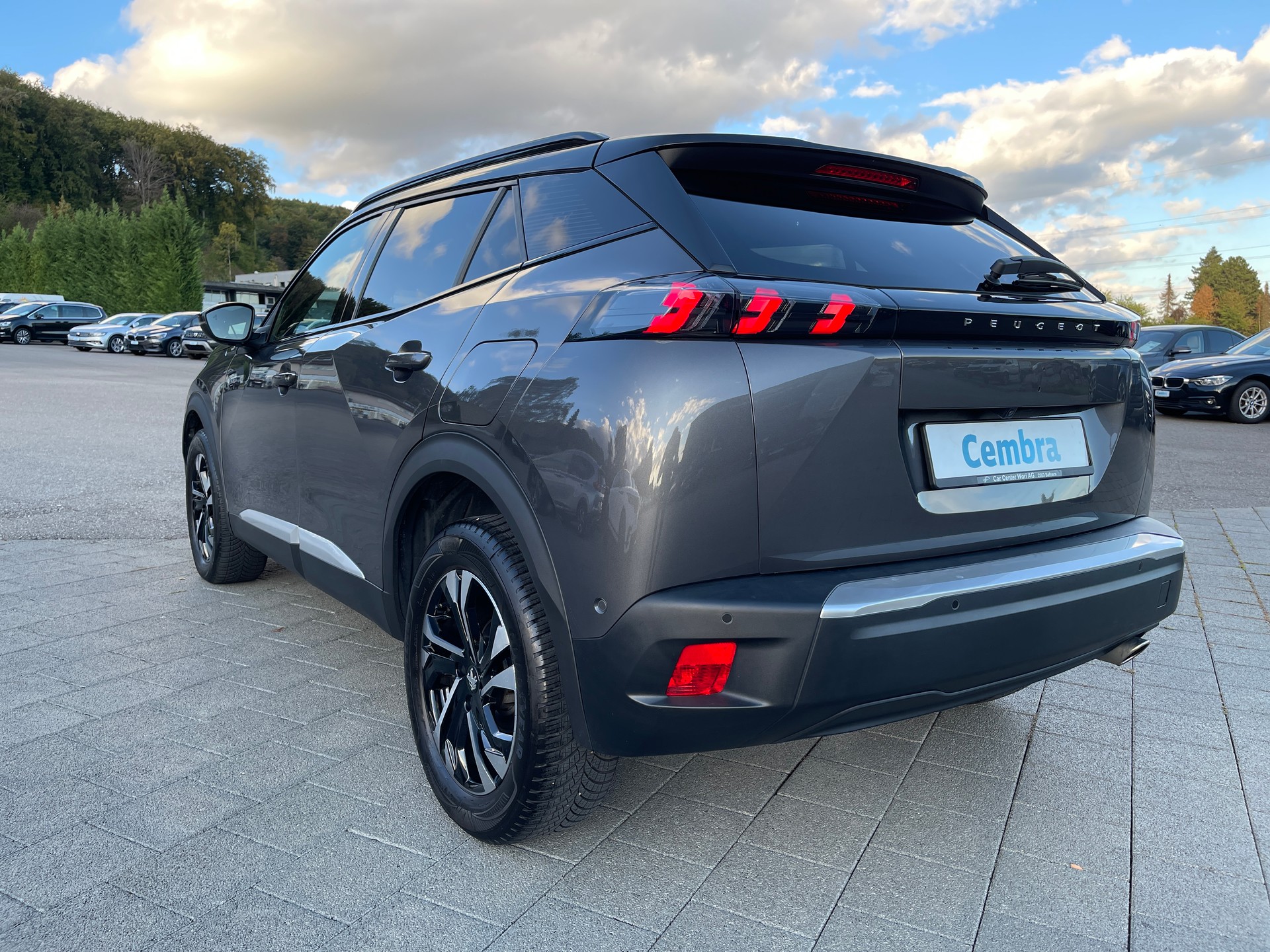 PEUGEOT 2008 1.5 BlueHDi GT EAT8-image-2