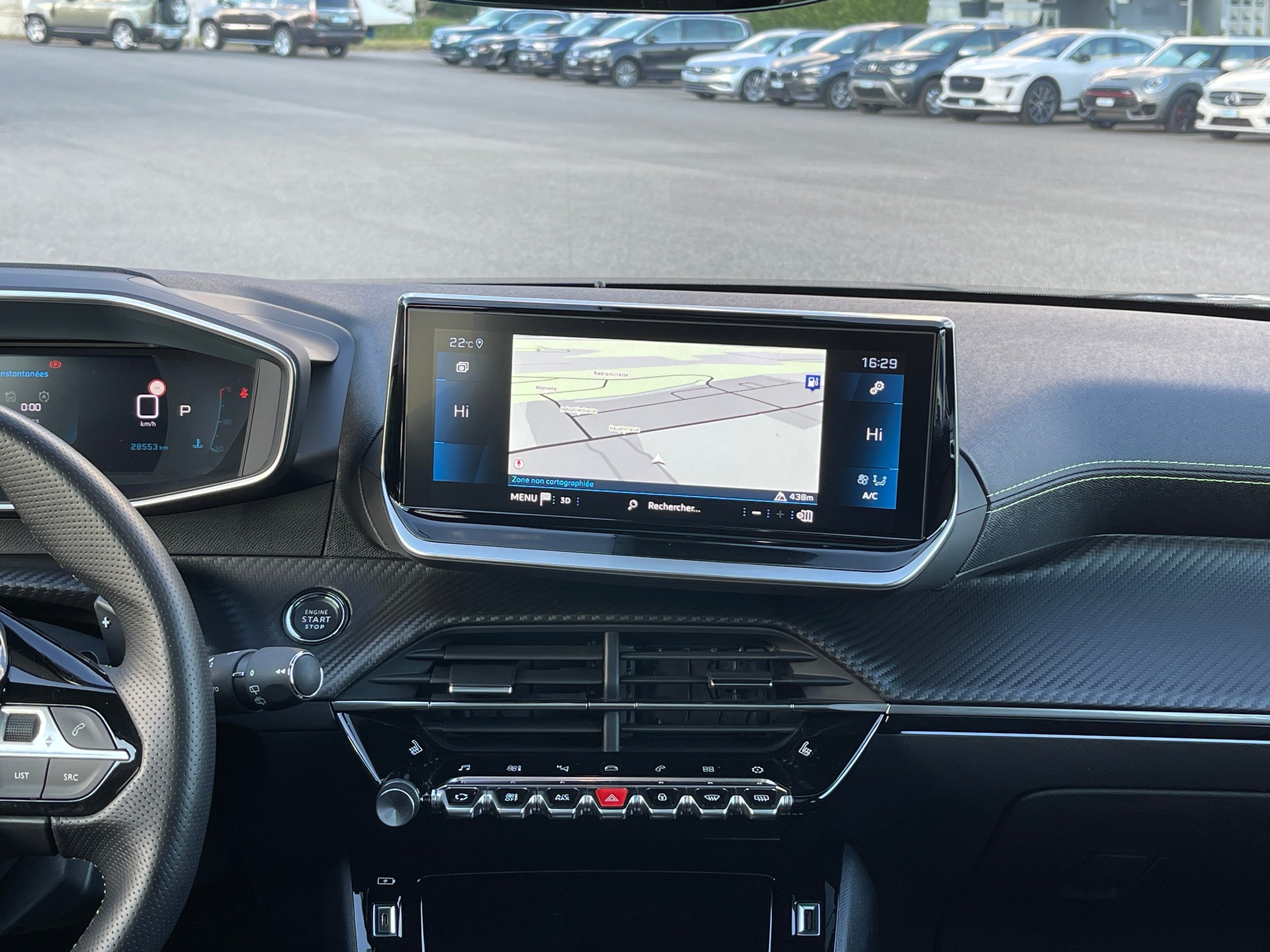 PEUGEOT 2008 1.5 BlueHDi GT EAT8-image-8