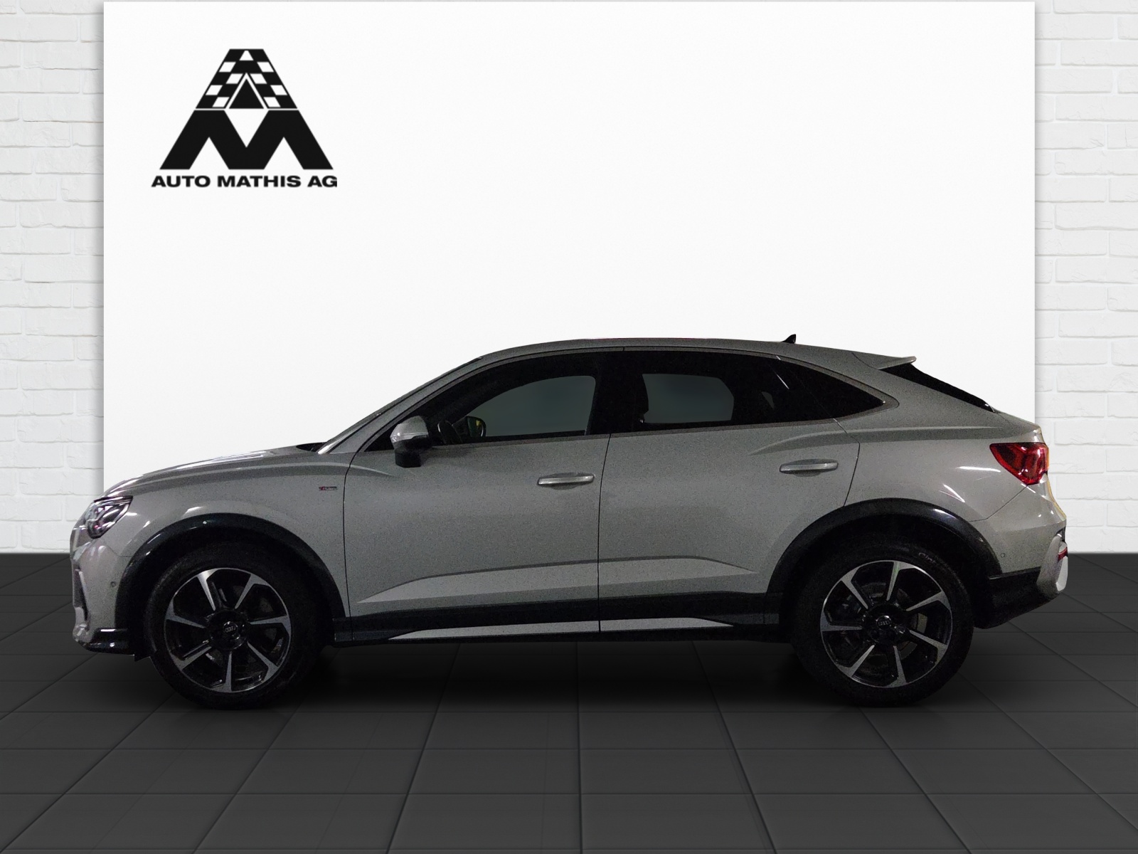 AUDI Q3 Sportback 45 TFSI S line quattro S-tronic-image-2