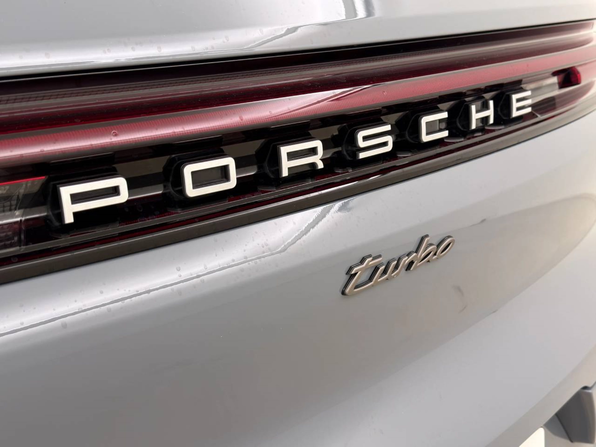 PORSCHE Cayenne Turbo E-Hybrid-image-12