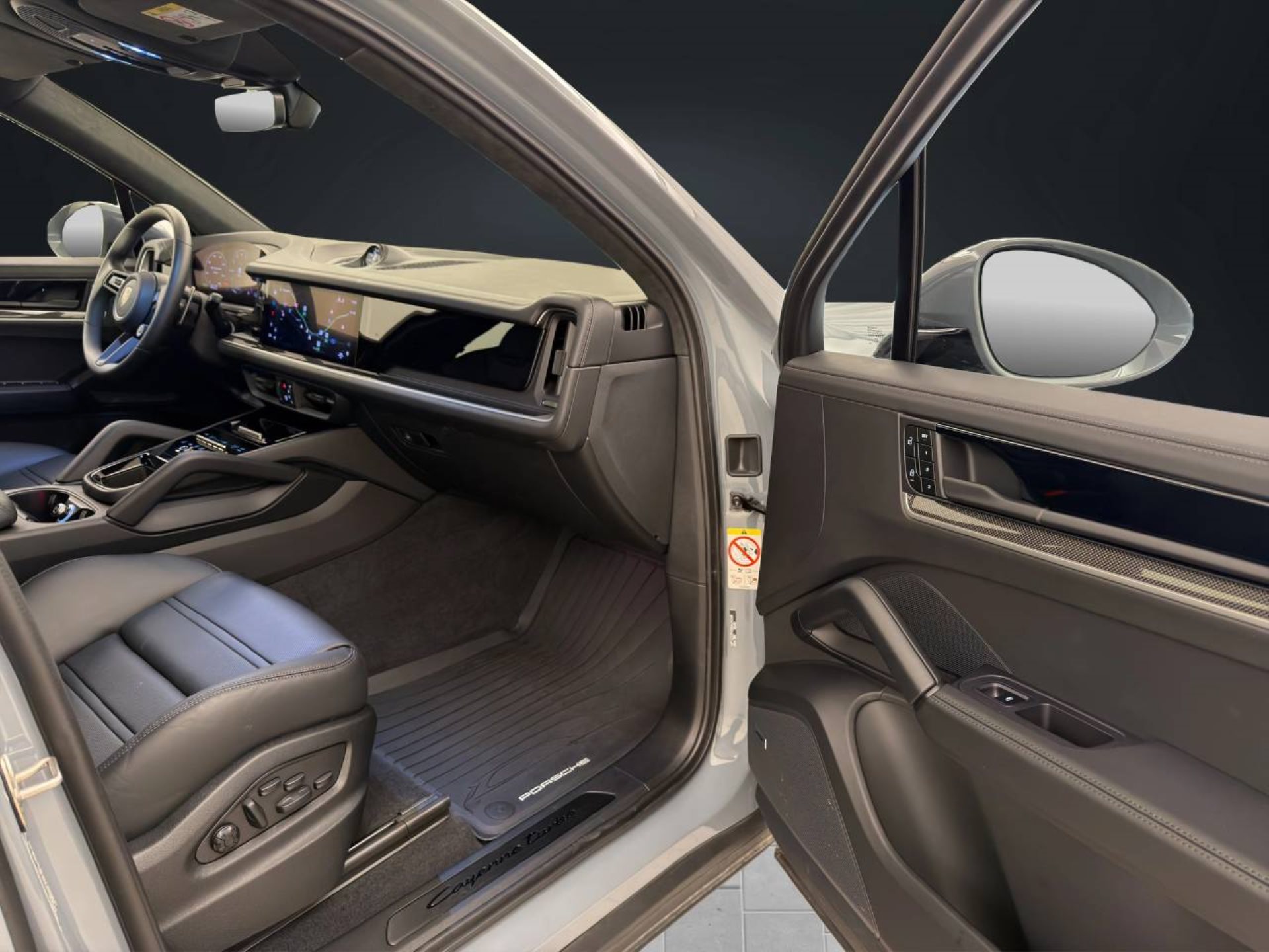 PORSCHE Cayenne Turbo E-Hybrid-image-18