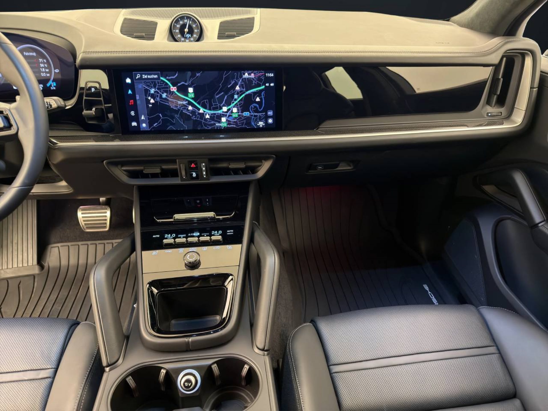 PORSCHE Cayenne Turbo E-Hybrid-image-16