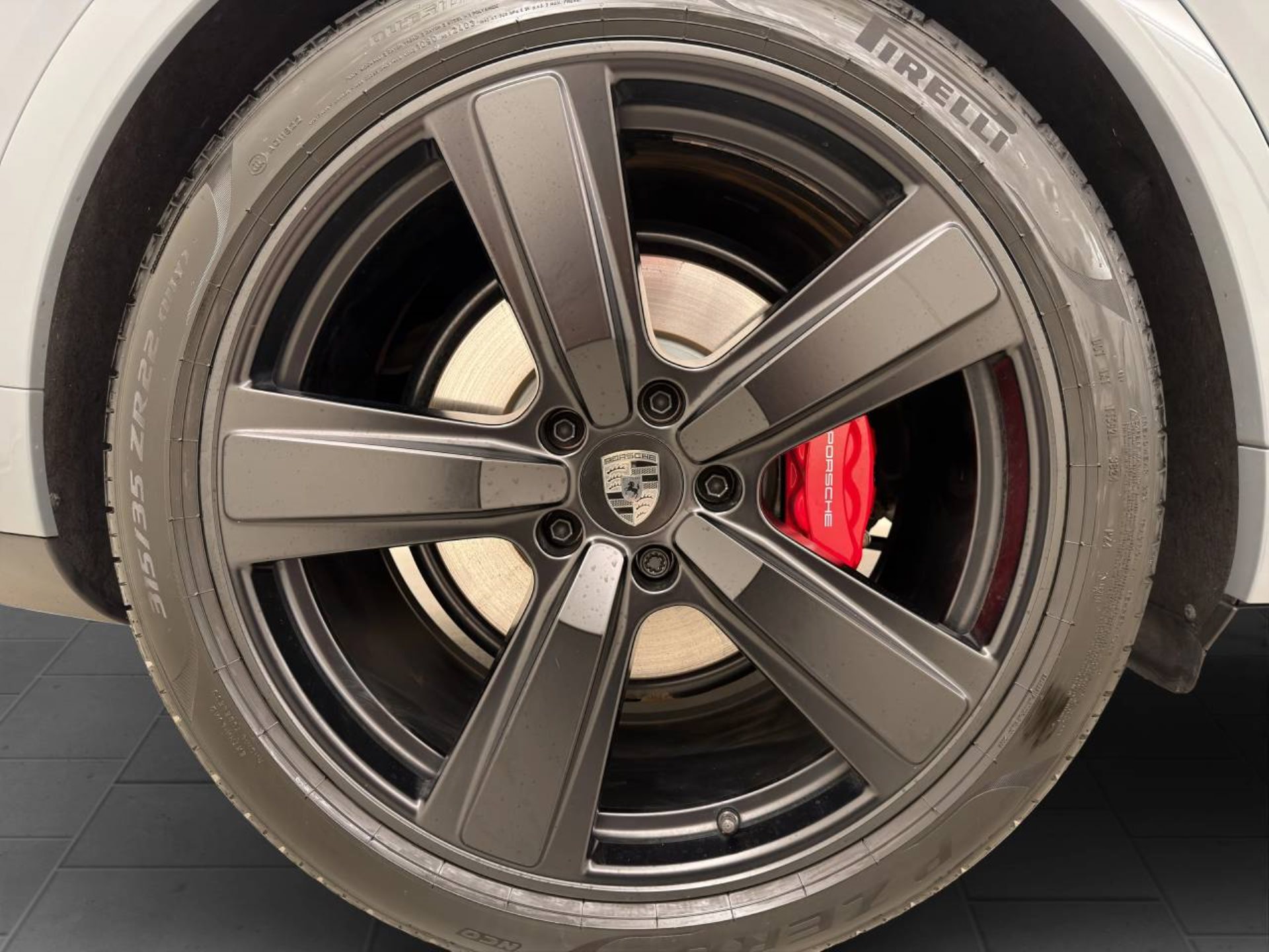 PORSCHE Cayenne Turbo E-Hybrid-image-11