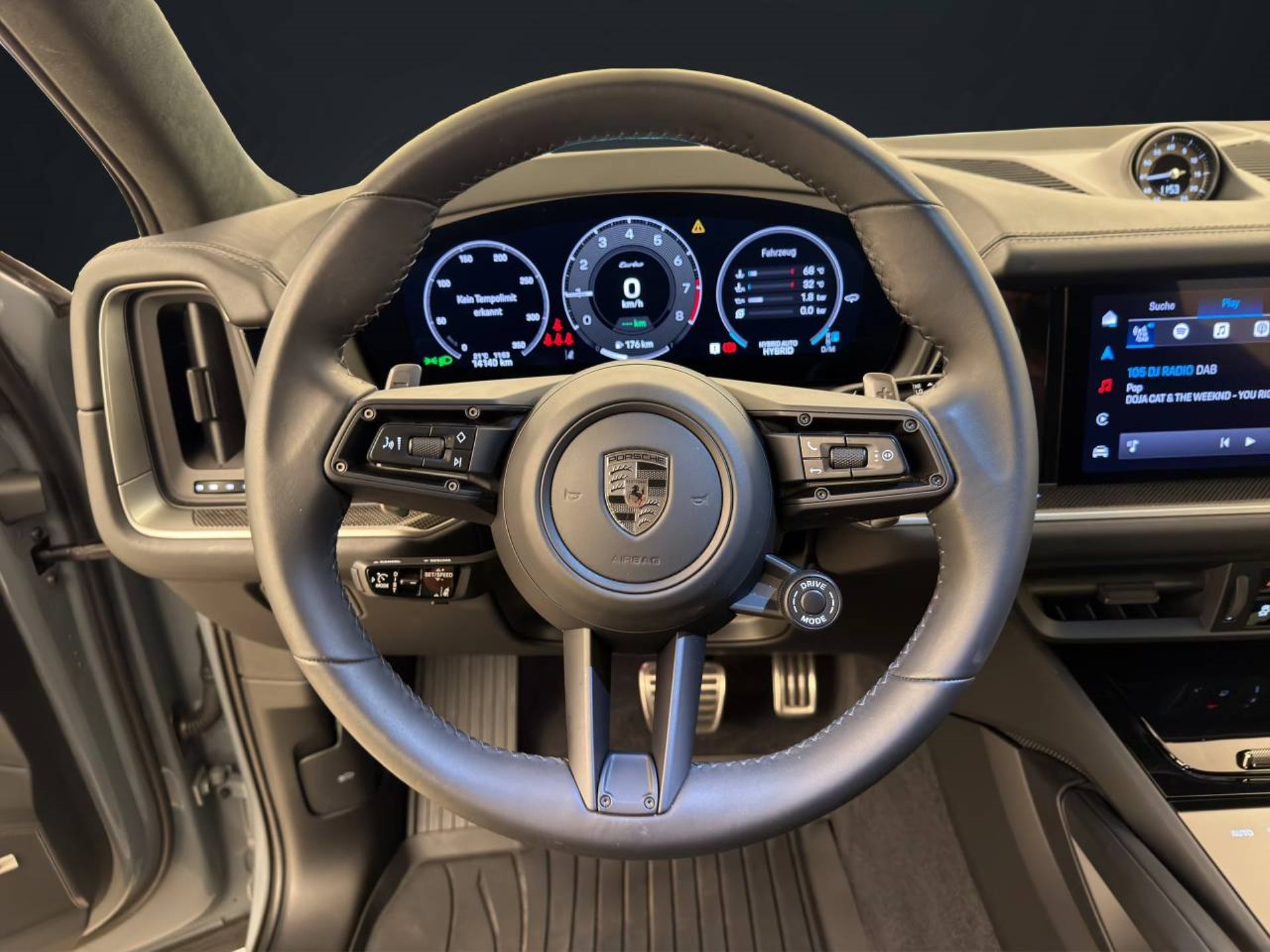 PORSCHE Cayenne Turbo E-Hybrid-image-13