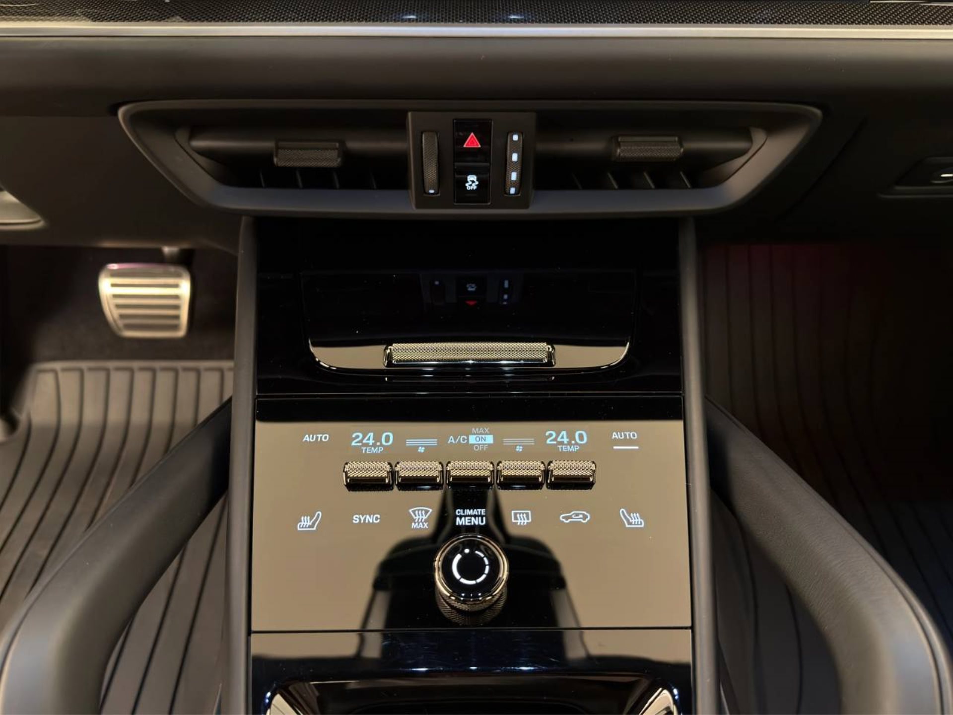 PORSCHE Cayenne Turbo E-Hybrid-image-17