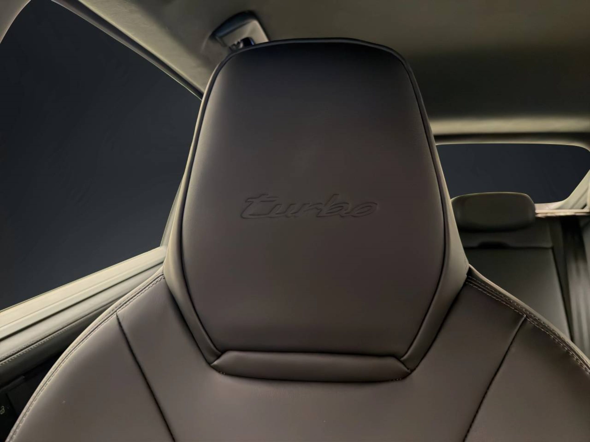 PORSCHE Cayenne Turbo E-Hybrid-image-14