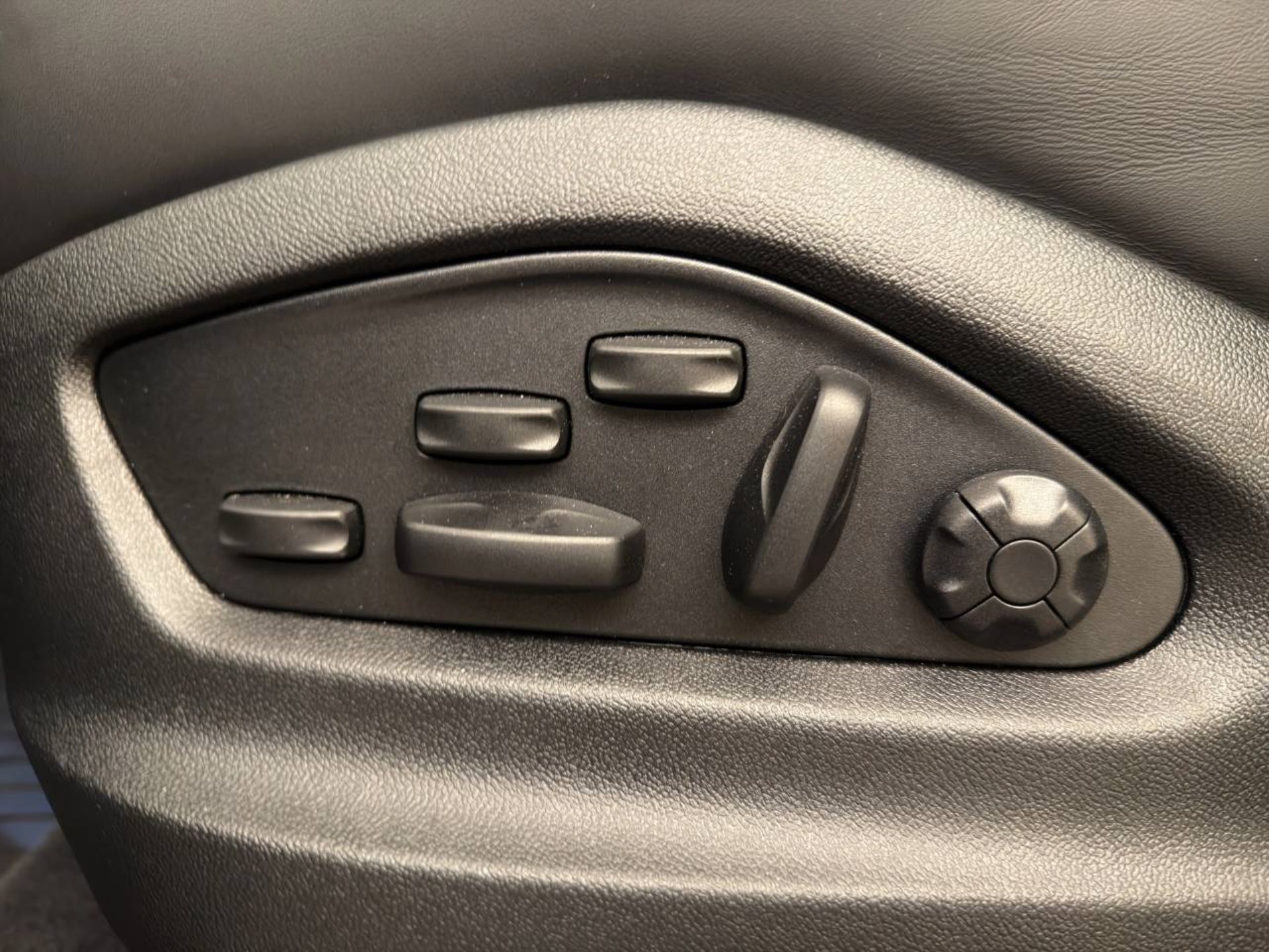 PORSCHE Cayenne Turbo E-Hybrid-image-24