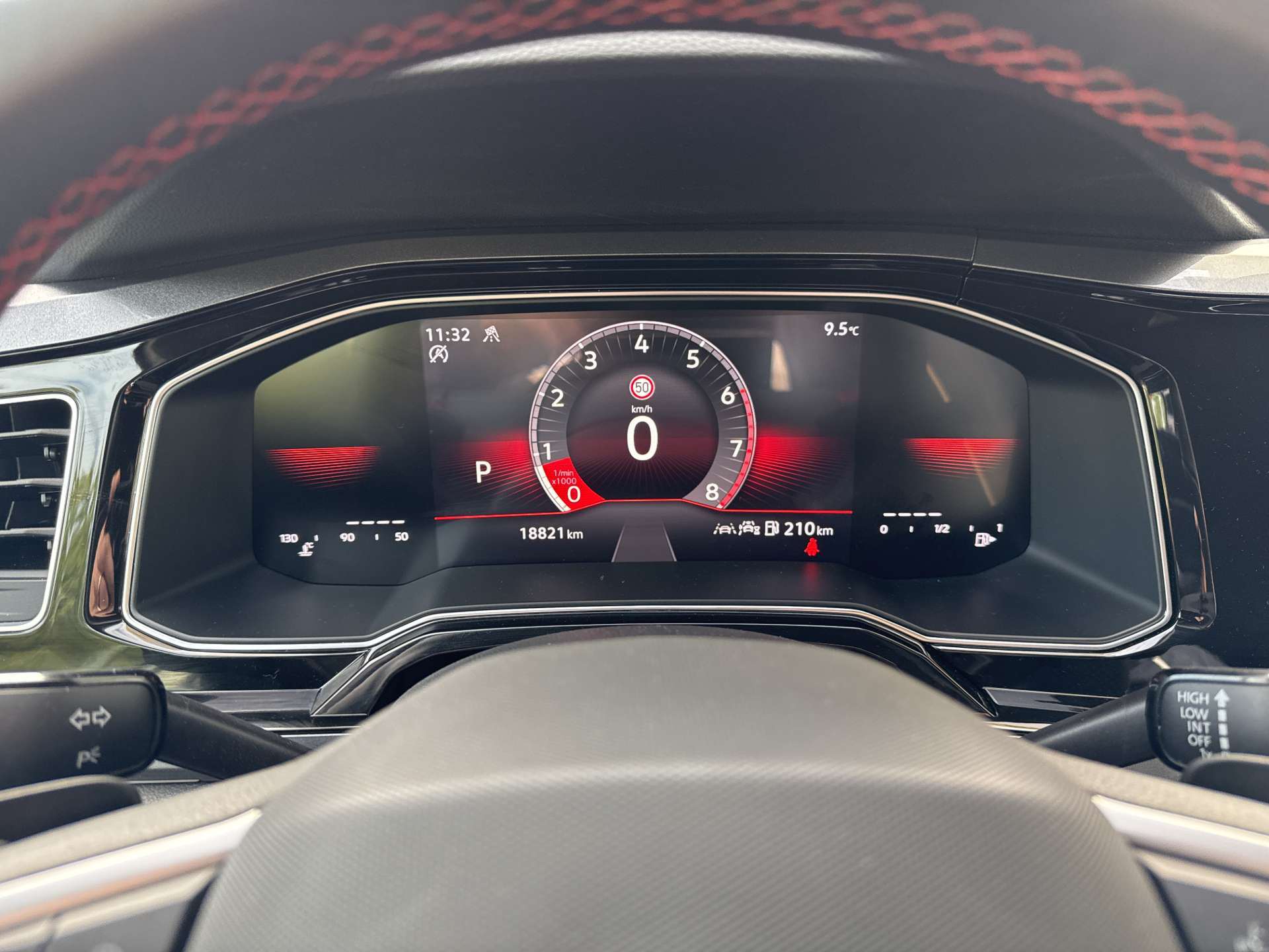 VW Polo 2.0 TSi GTi 207PS DSG-Automat-image-11