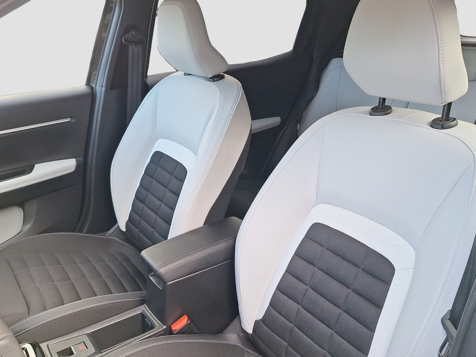 CITROEN C3 Aircross 1.2 Hybrid Max-image-17