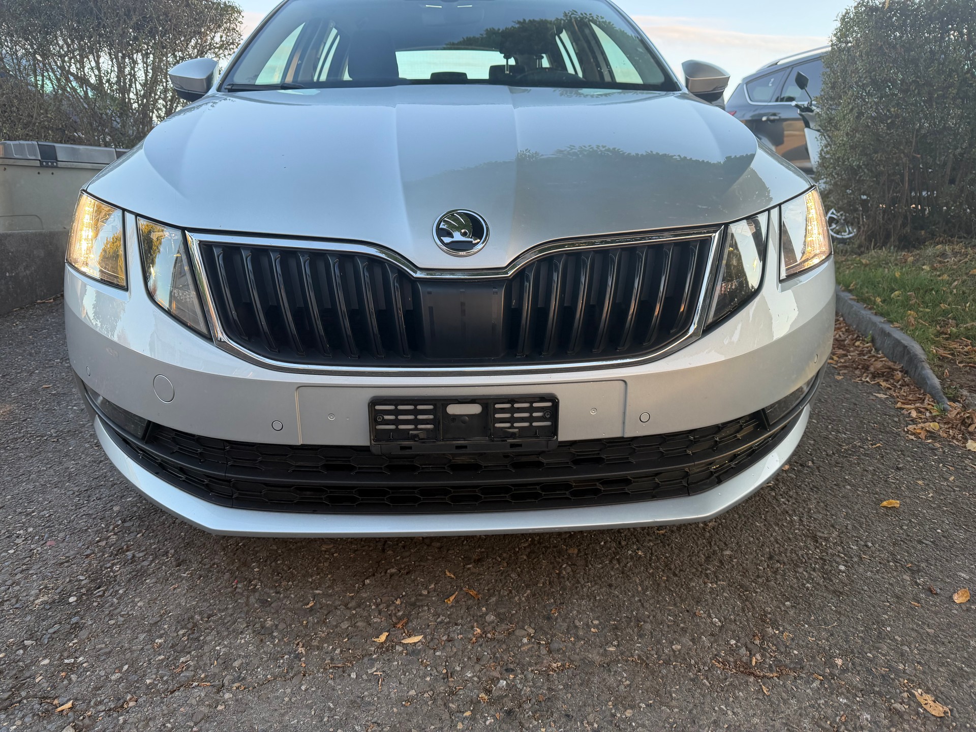SKODA Octavia Combi 1.6 TDI Active DSG-image-1