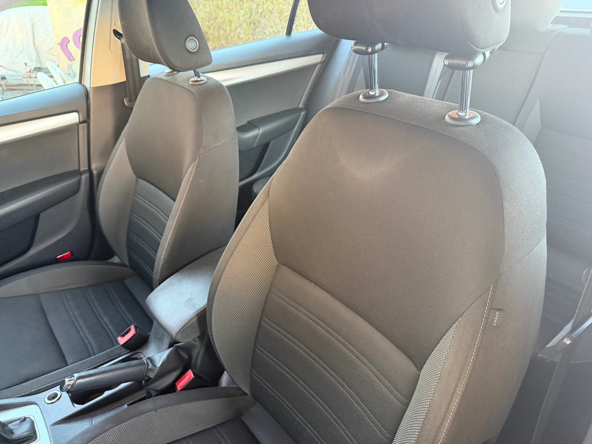 SKODA Octavia Combi 1.6 TDI Active DSG-image-9
