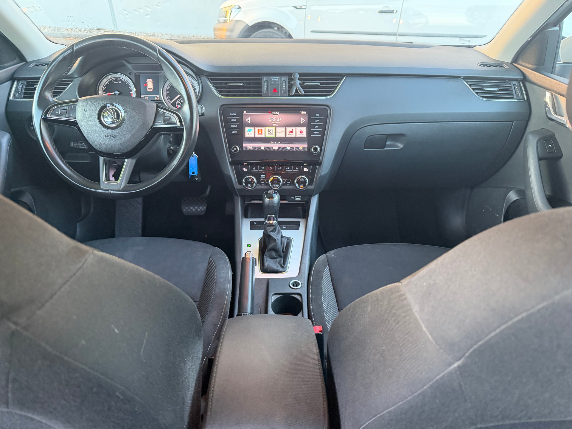 SKODA Octavia Combi 1.6 TDI Active DSG-image-8