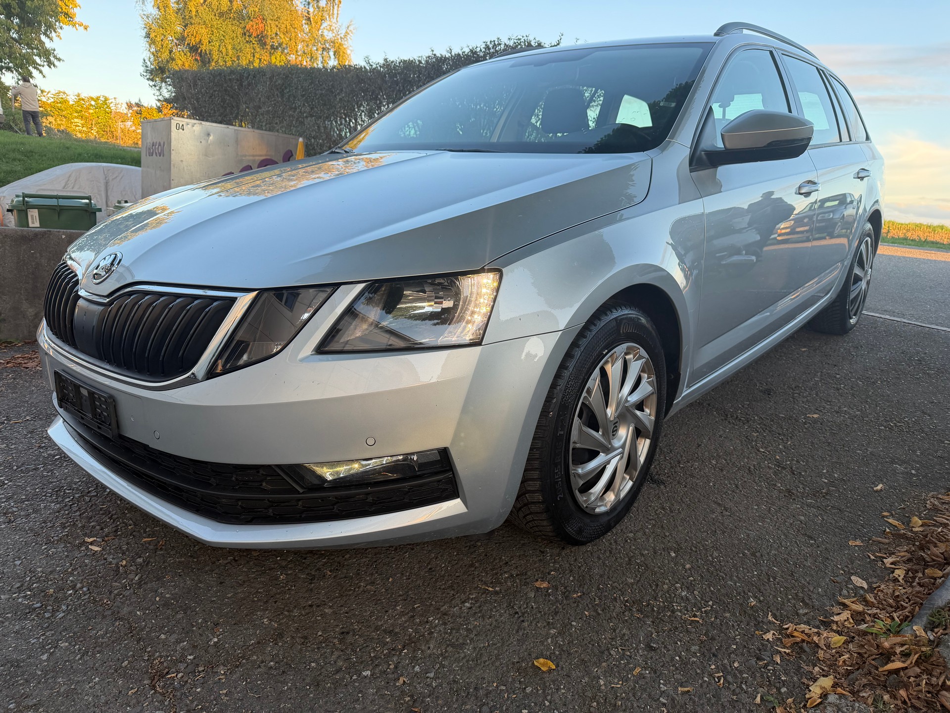 SKODA Octavia Combi 1.6 TDI Active DSG-image-0
