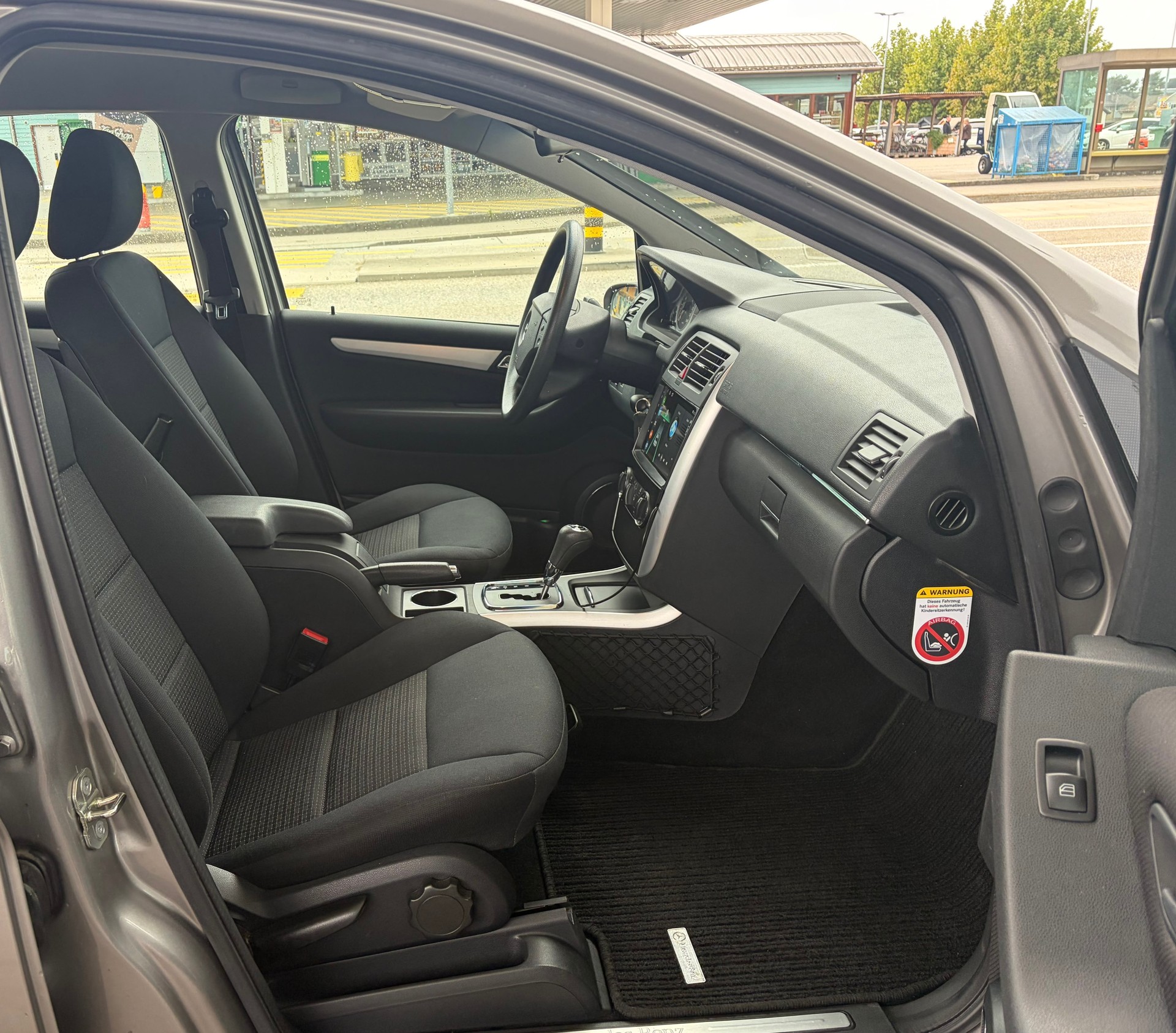 MERCEDES-BENZ B 150-image-10
