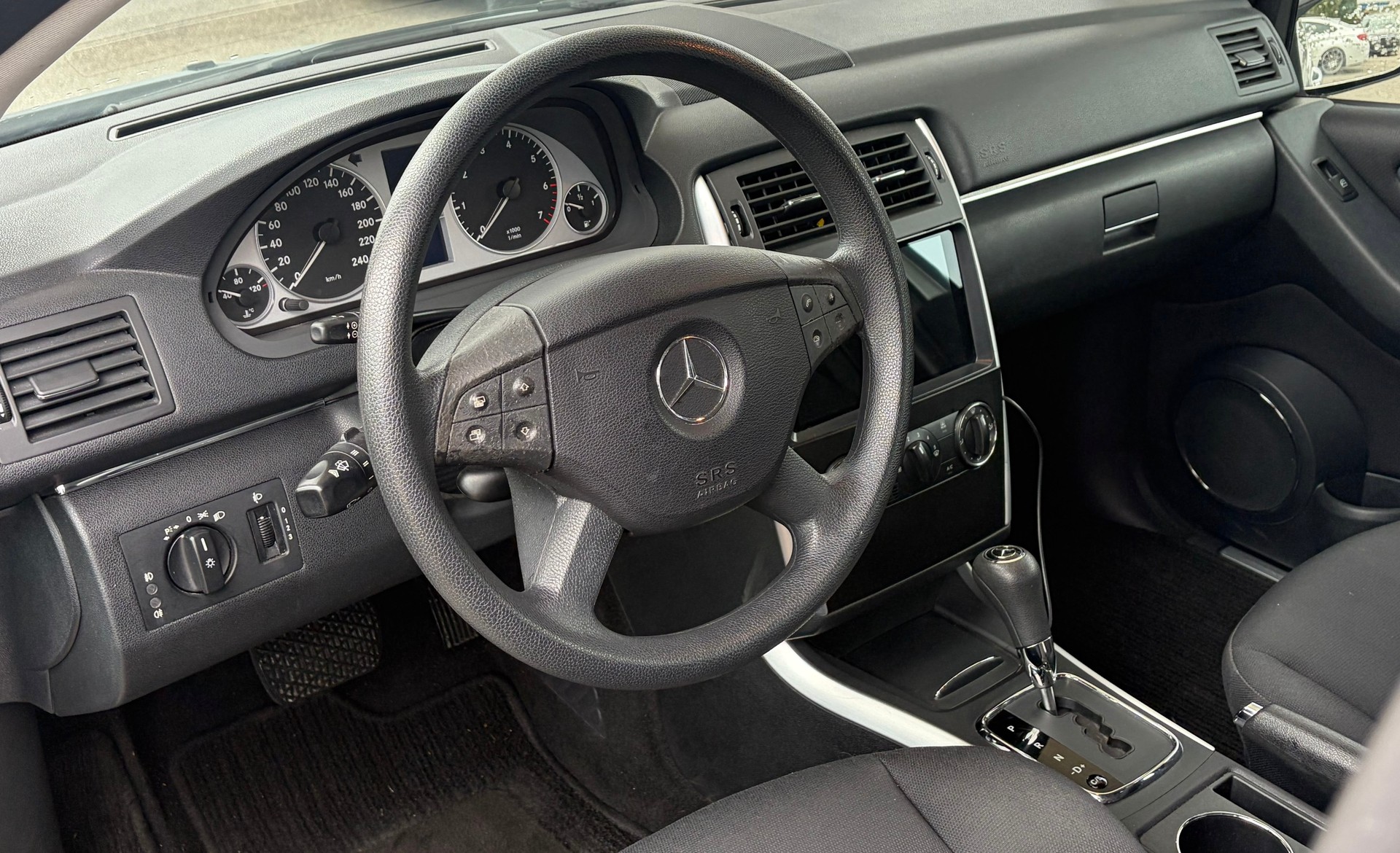 MERCEDES-BENZ B 150-image-7