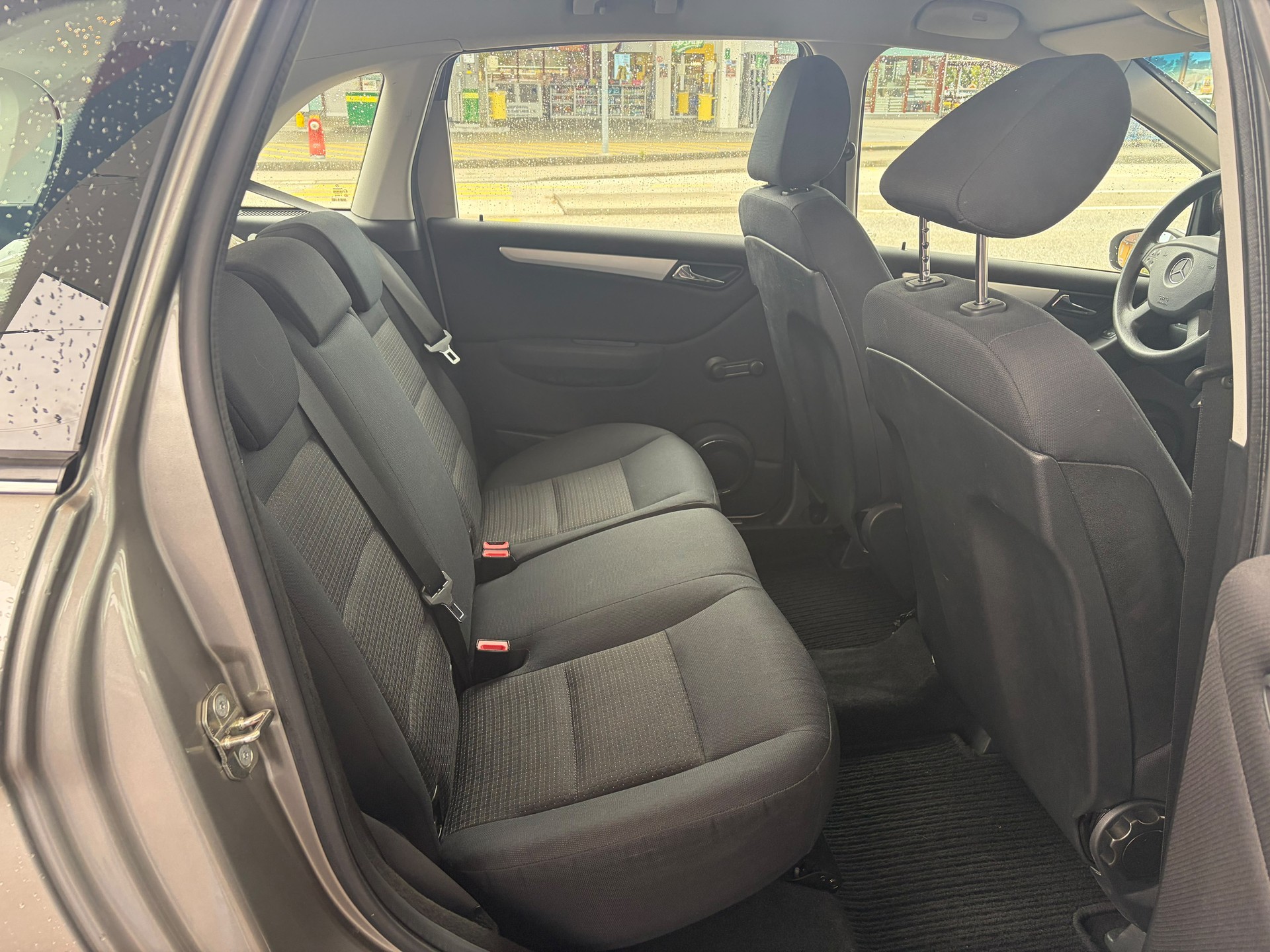 MERCEDES-BENZ B 150-image-9