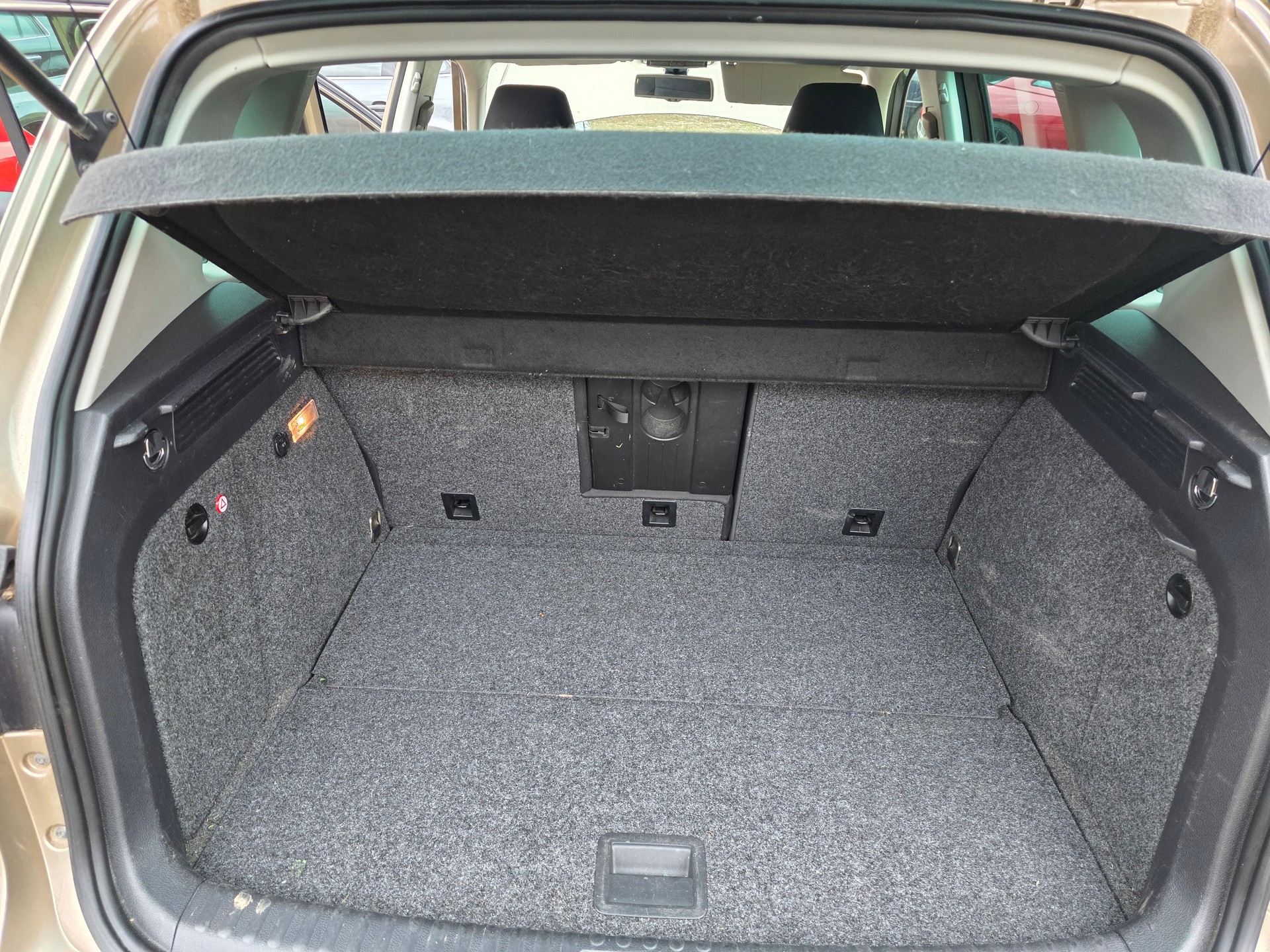 VW Tiguan 2.0 TSI R-Line Design 4Motion DSG-image-5