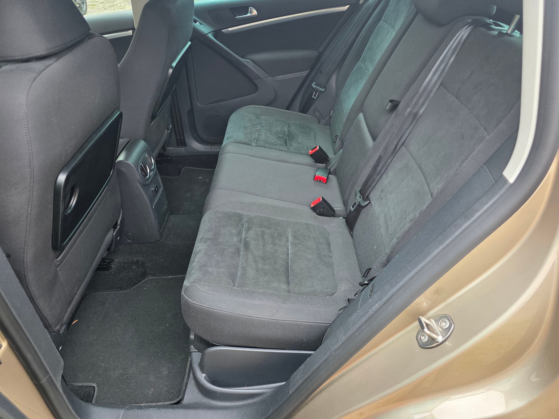 VW Tiguan 2.0 TSI R-Line Design 4Motion DSG-image-12