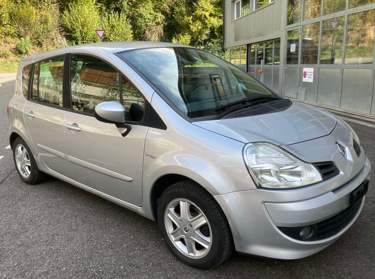 RENAULT Modus 1.2 16V T Dynamique-image-1