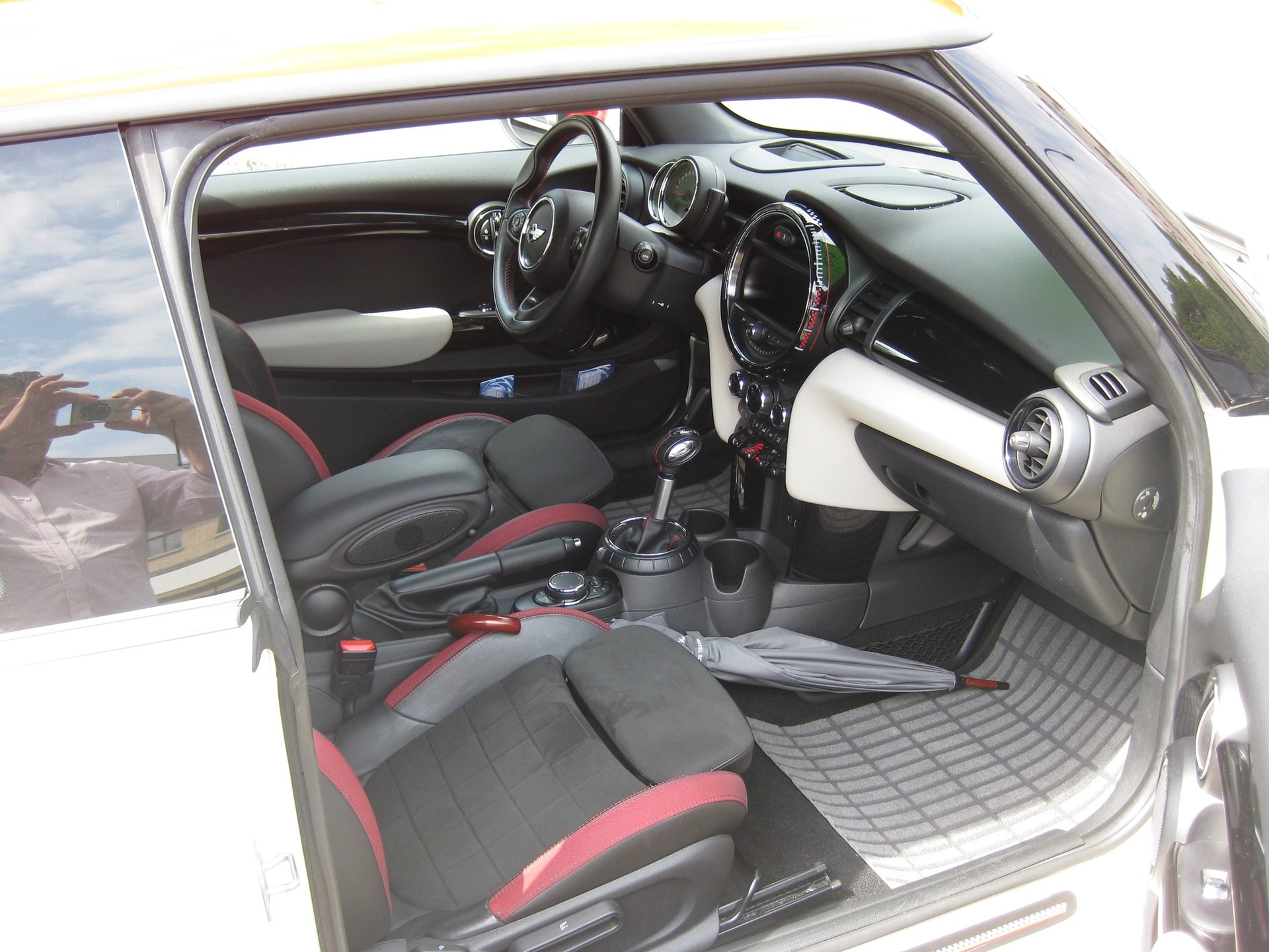 MINI Cooper John Cooper Works Steptronic-image-6