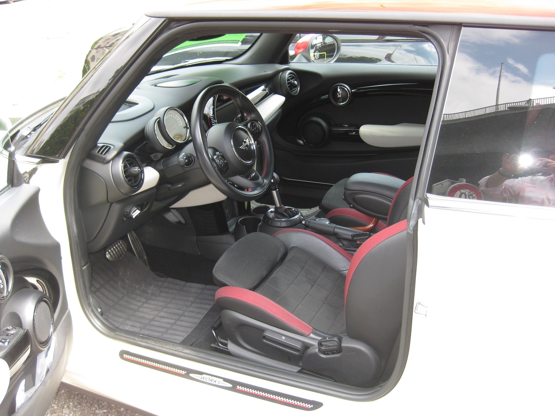 MINI Cooper John Cooper Works Steptronic-image-9