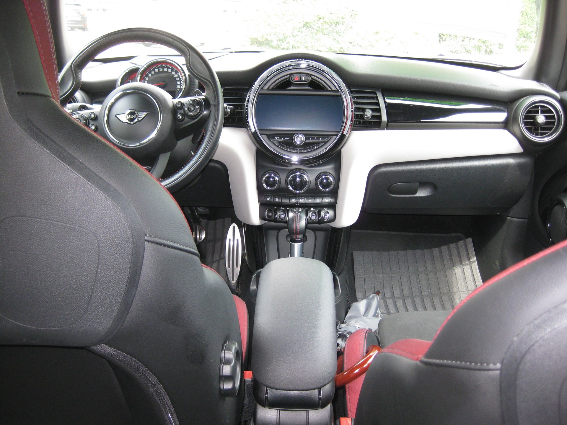 MINI Cooper John Cooper Works Steptronic-image-3