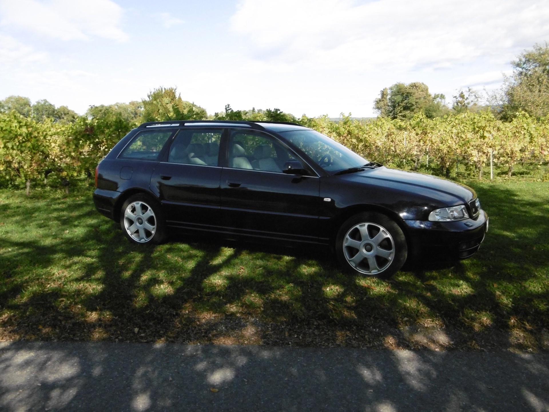 AUDI S4 Avant Quattro 2.7 V6 Bi-turbo B5-image-1