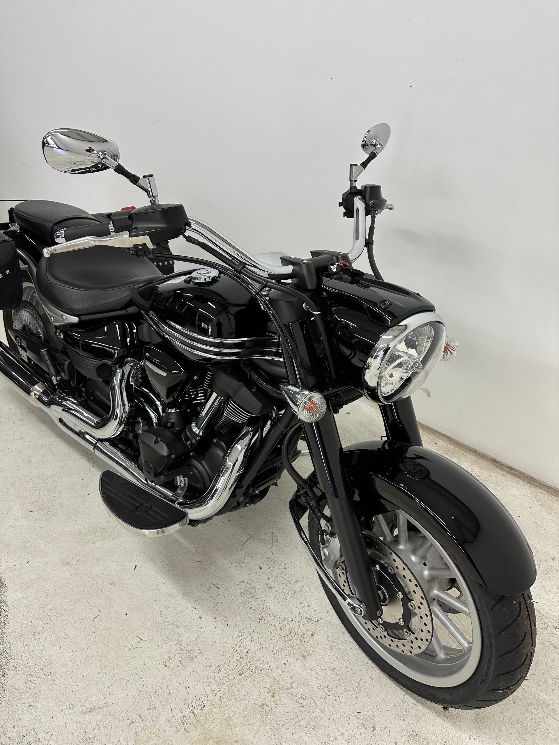 YAMAHA XV 1900 UBS Midnight Star-image-4