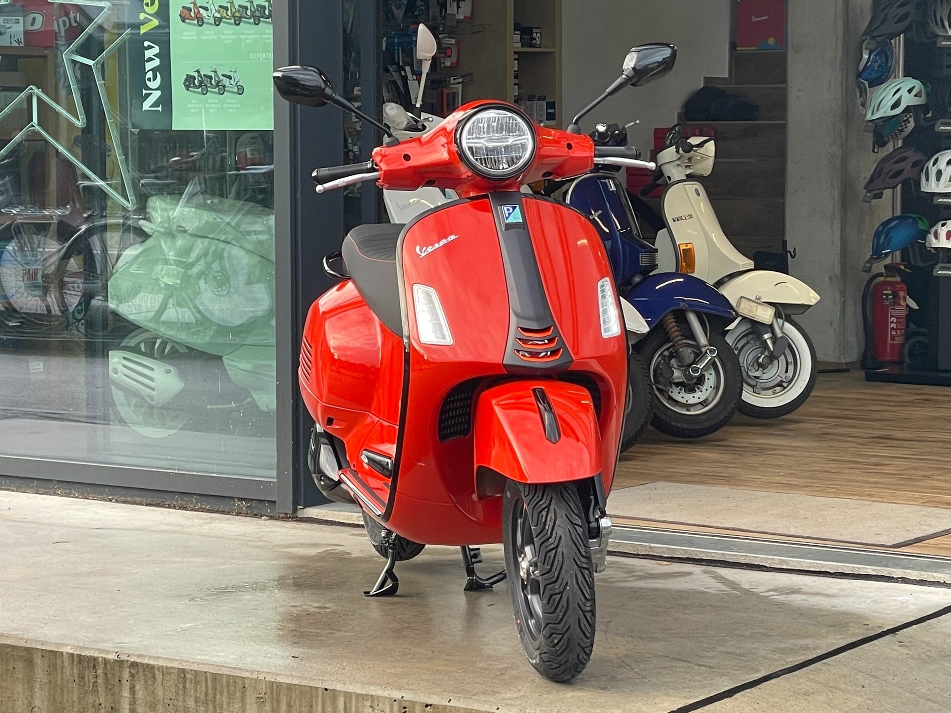 PIAGGIO Vespa GTS 300 Super Sport ABS-image-12
