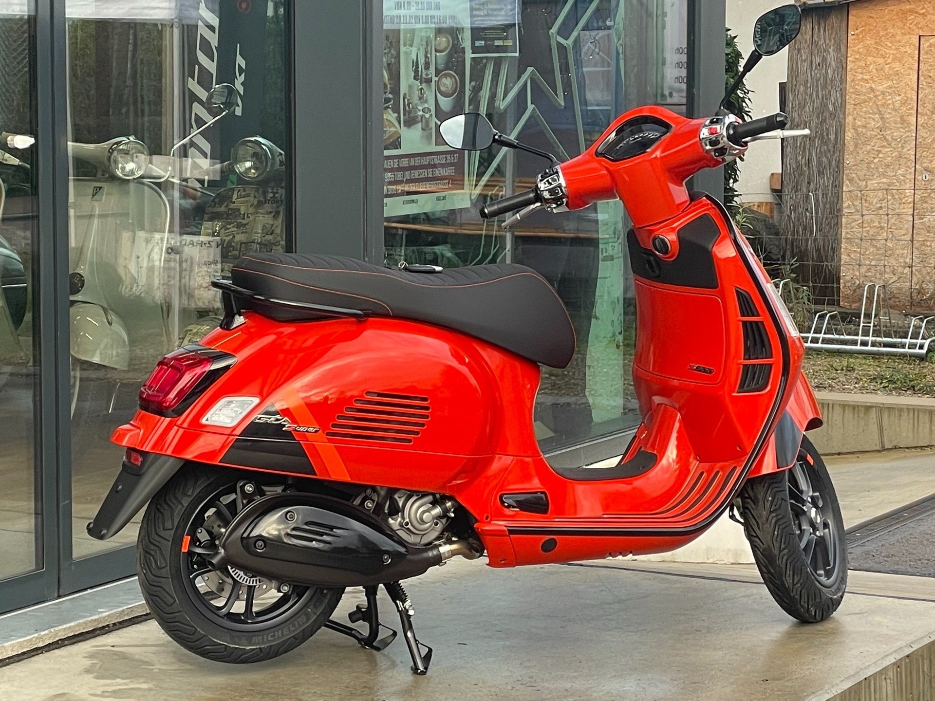 PIAGGIO Vespa GTS 300 Super Sport ABS-image-14