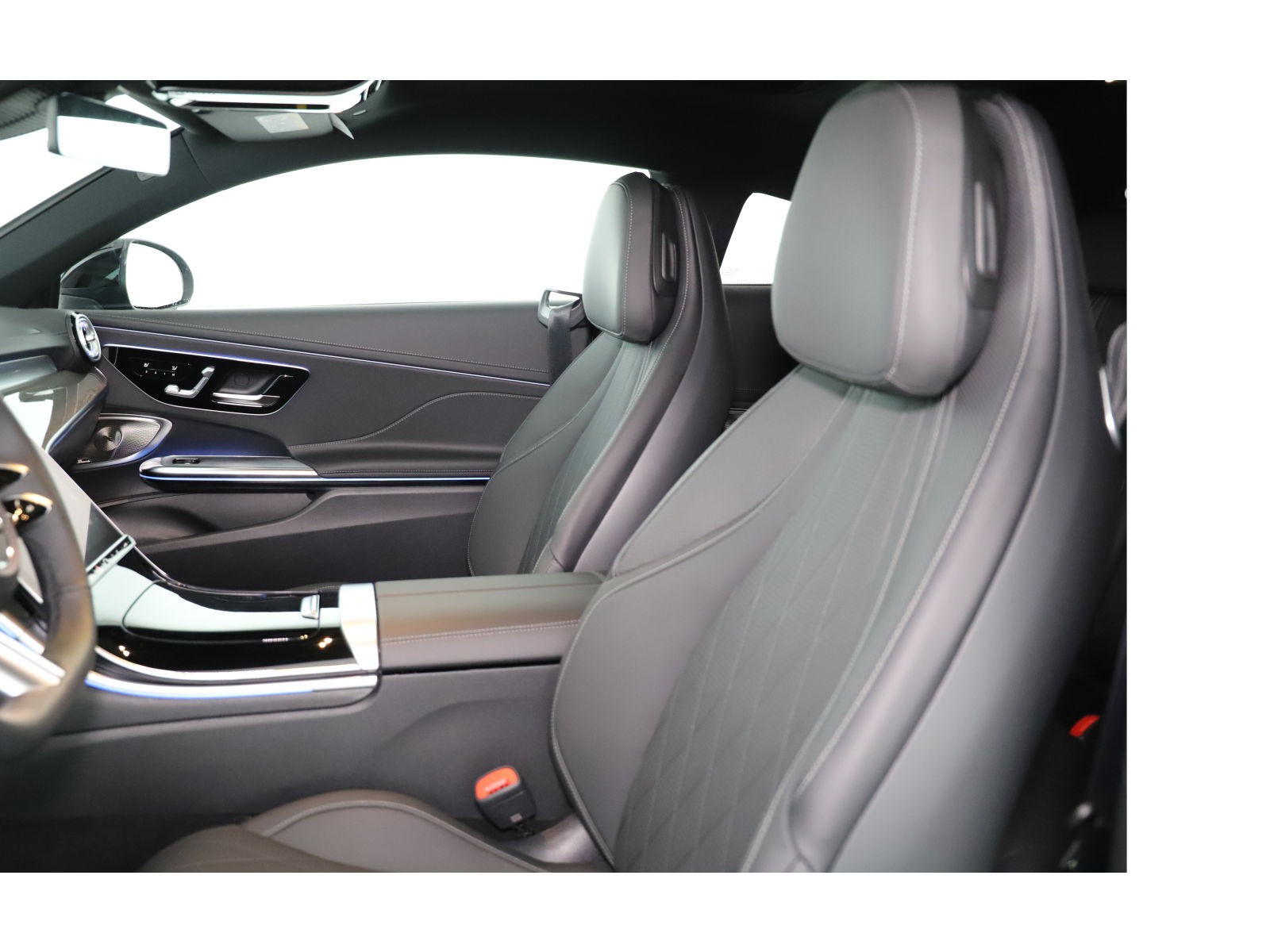 MERCEDES-BENZ CLE 300 4M Coupé SMG Line-image-10