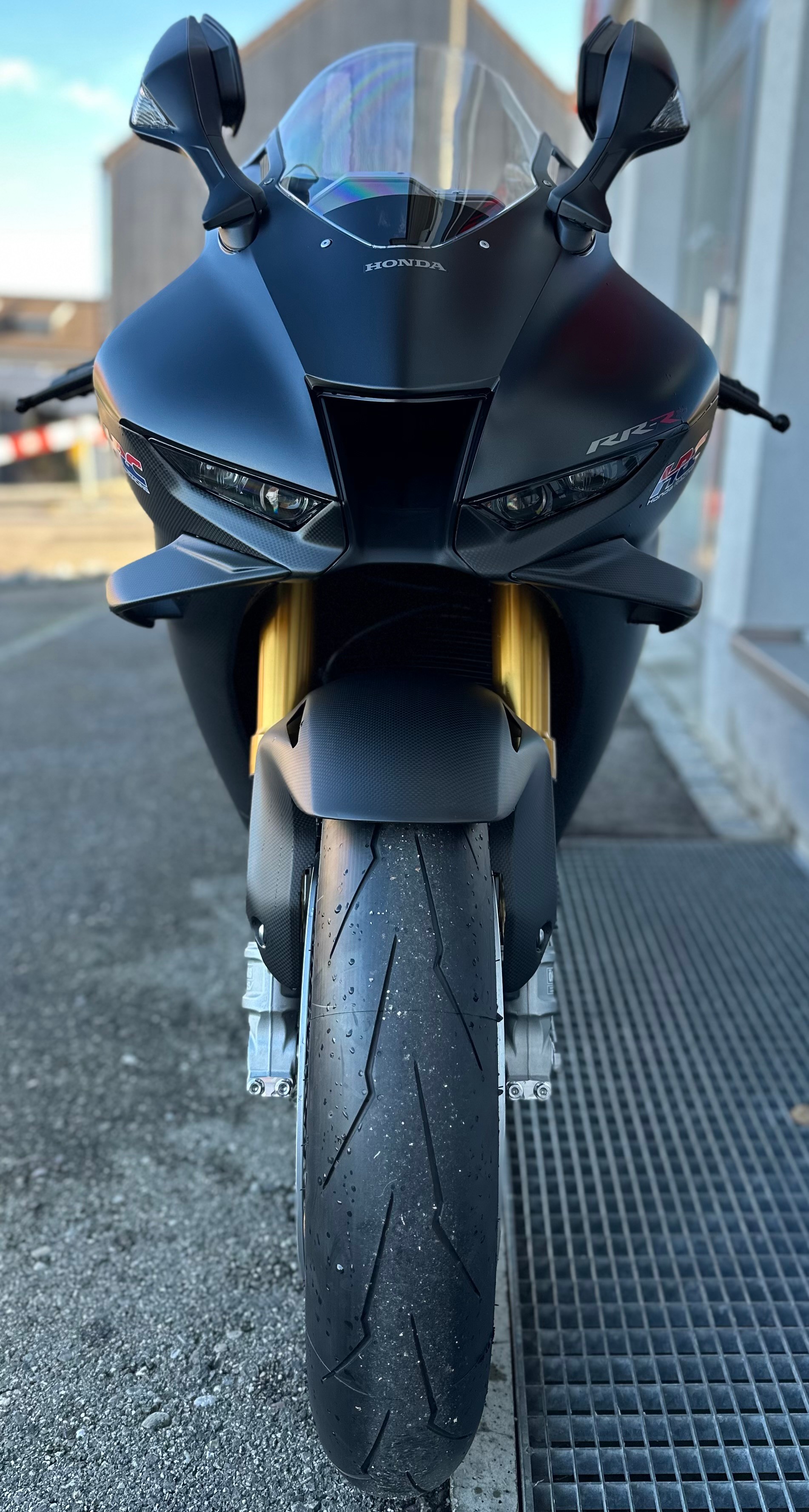 HONDA CBR 1000 RR-R Fireblade Carbon SP-showroom-element-1