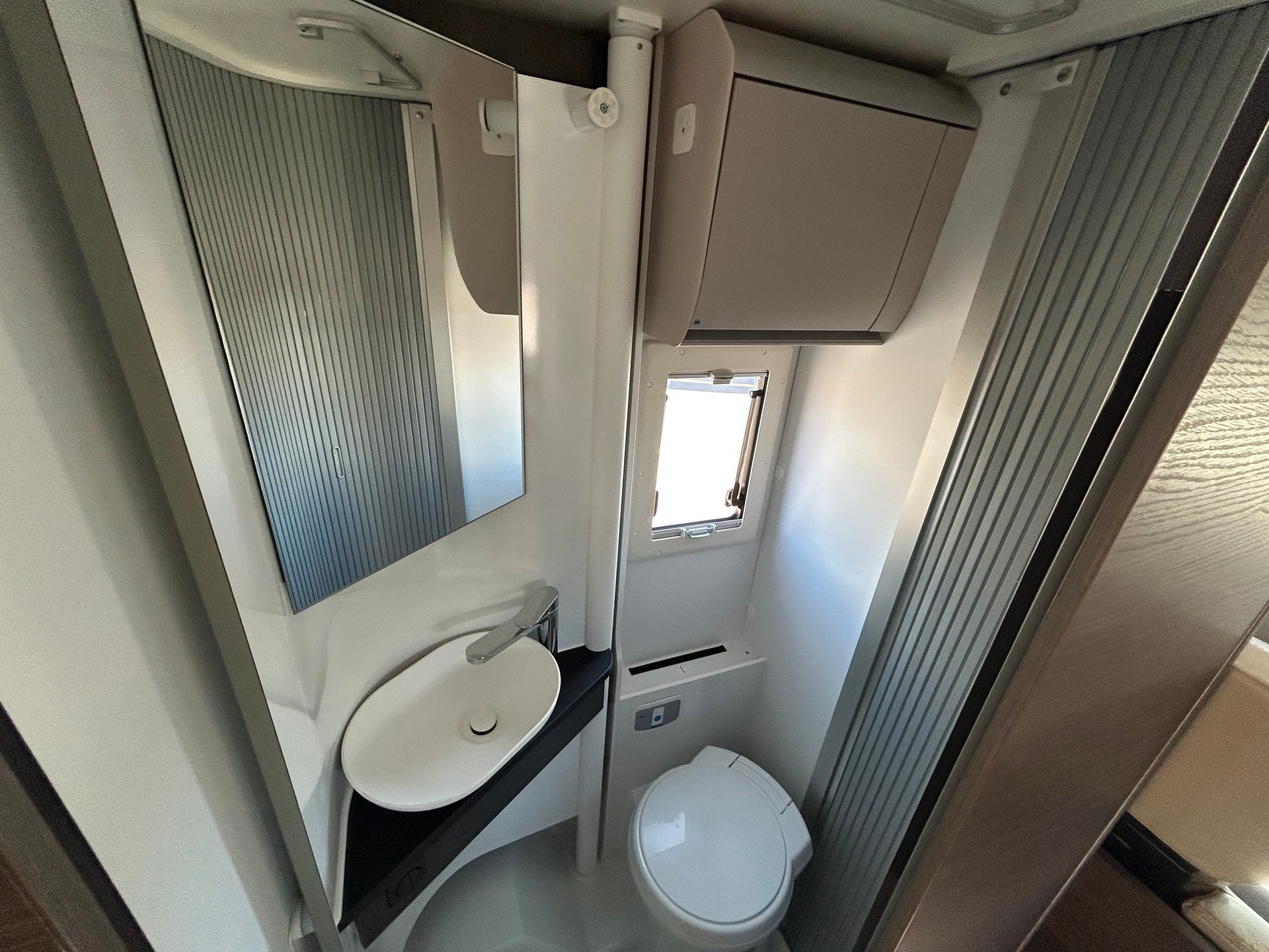 ADRIA Coral Supreme MB 650 SL-image-21