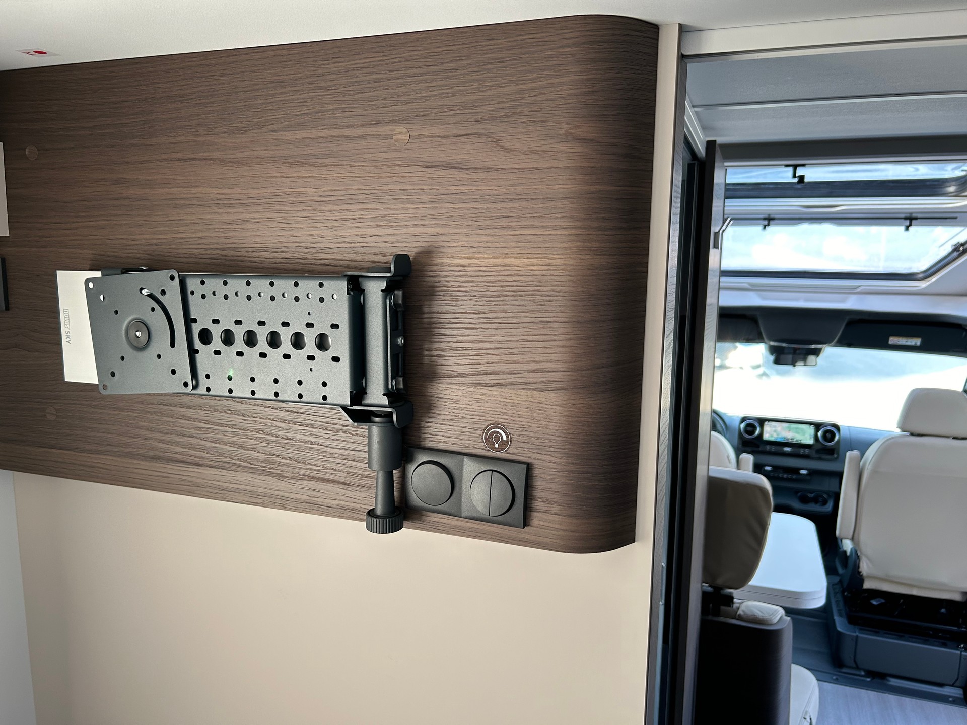 ADRIA Coral Supreme MB 650 SL-image-18