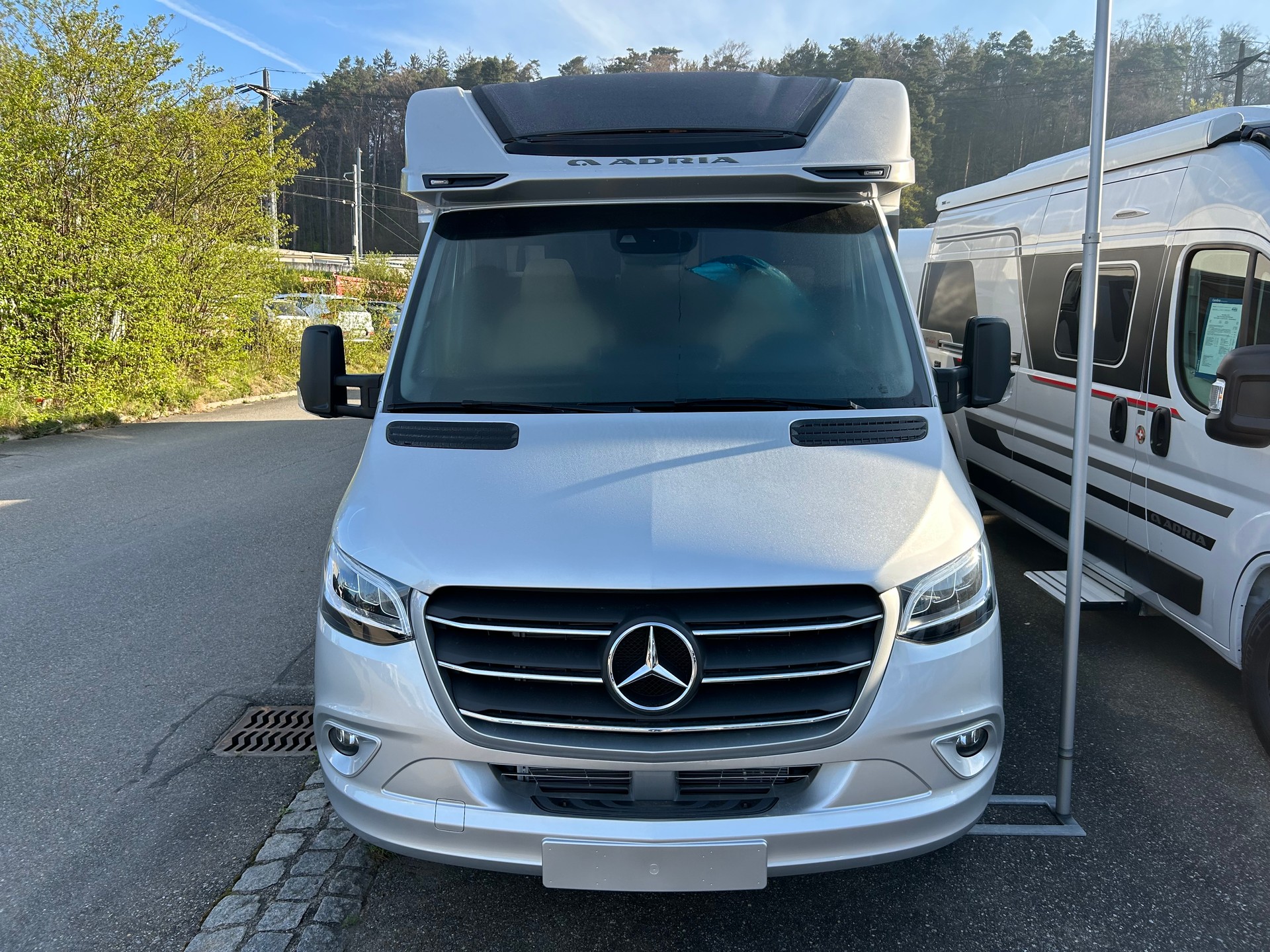 ADRIA Coral Supreme MB 650 SL-showroom-element-1