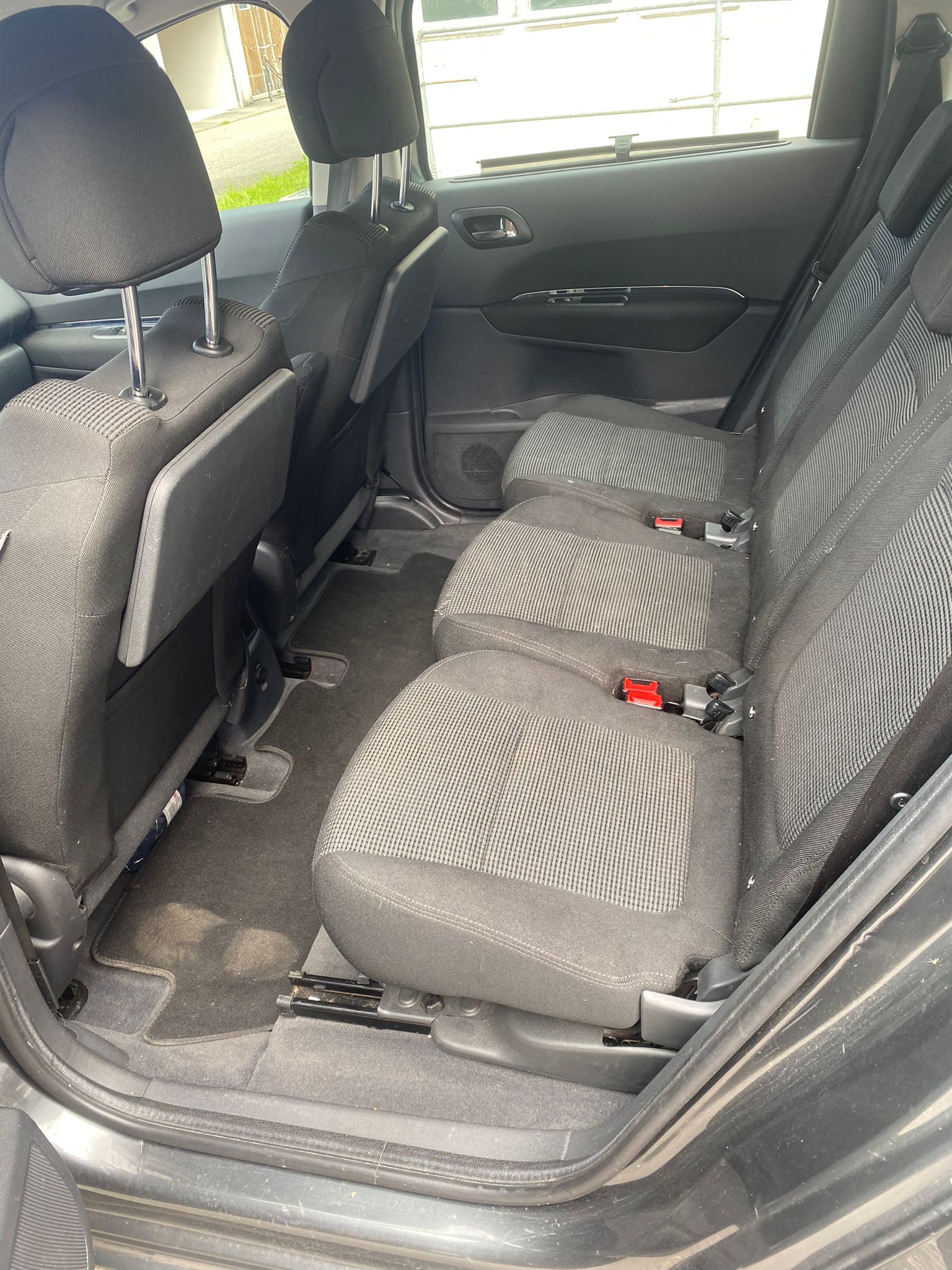 PEUGEOT 5008 2.0 HDI Sport-image-8