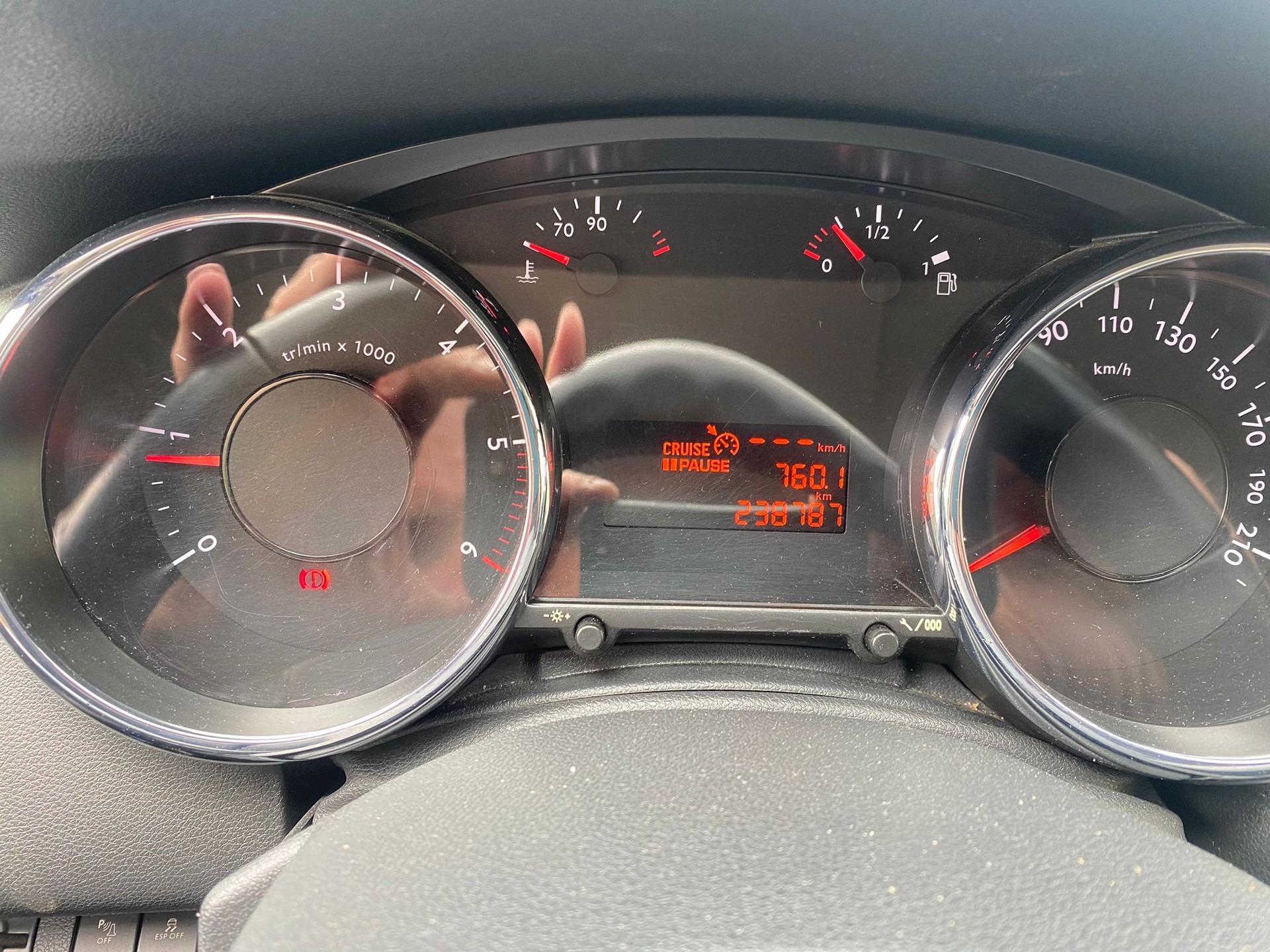 PEUGEOT 5008 2.0 HDI Sport-image-10