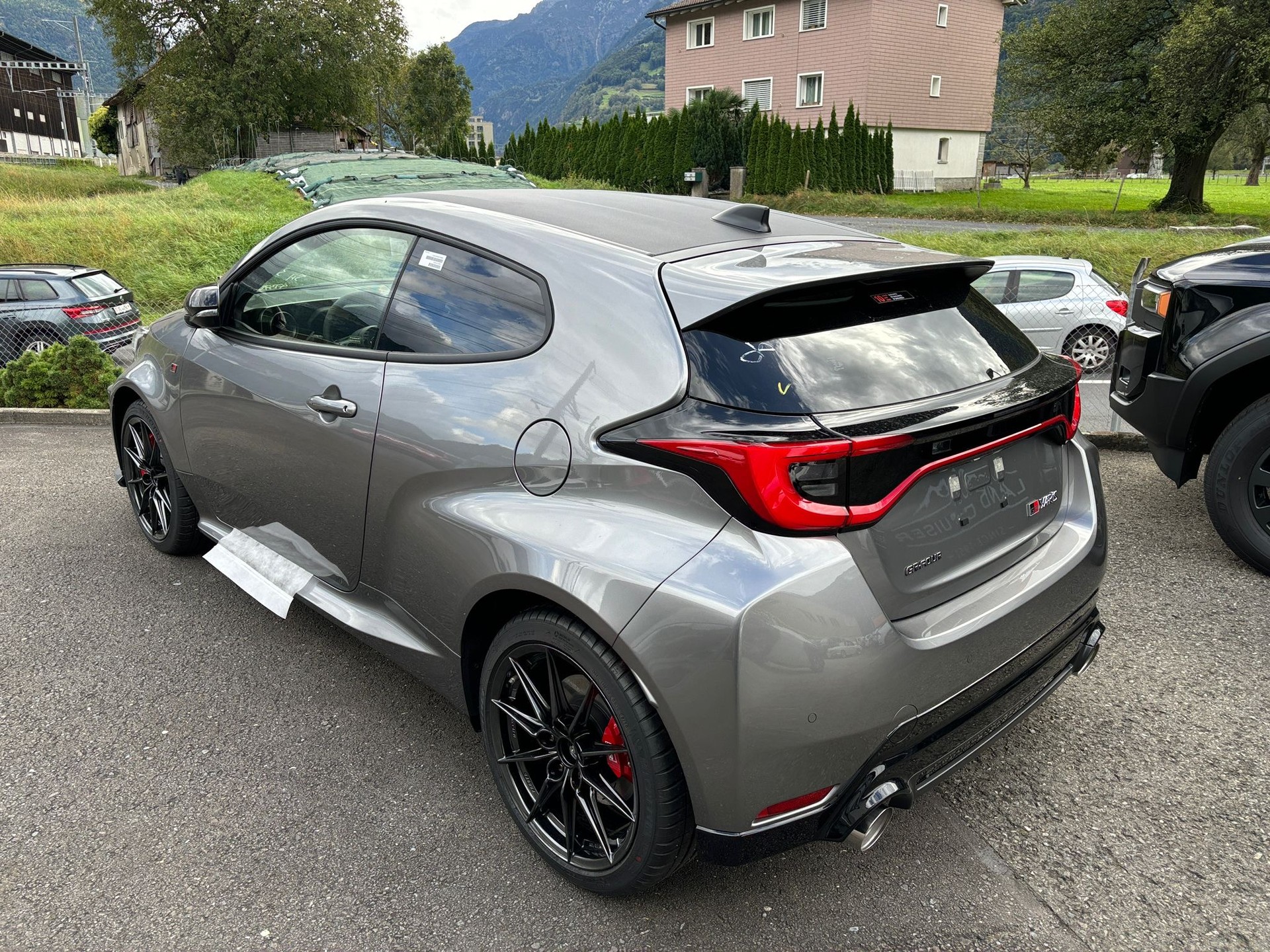 TOYOTA Yaris 1.6 GR Sport A-image-2