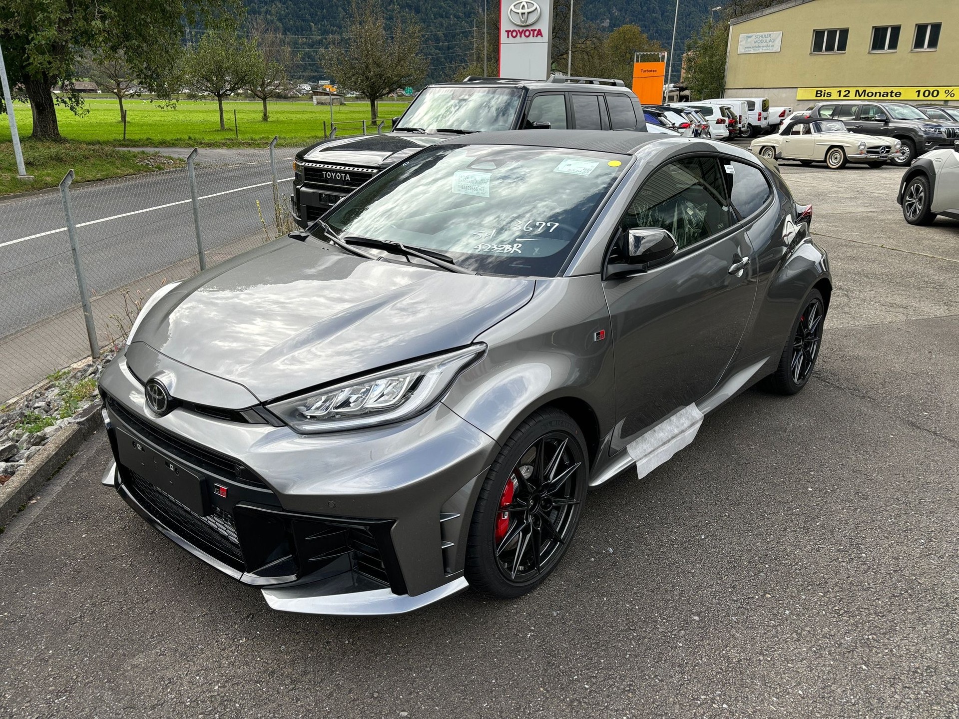 TOYOTA Yaris 1.6 GR Sport A-image-1