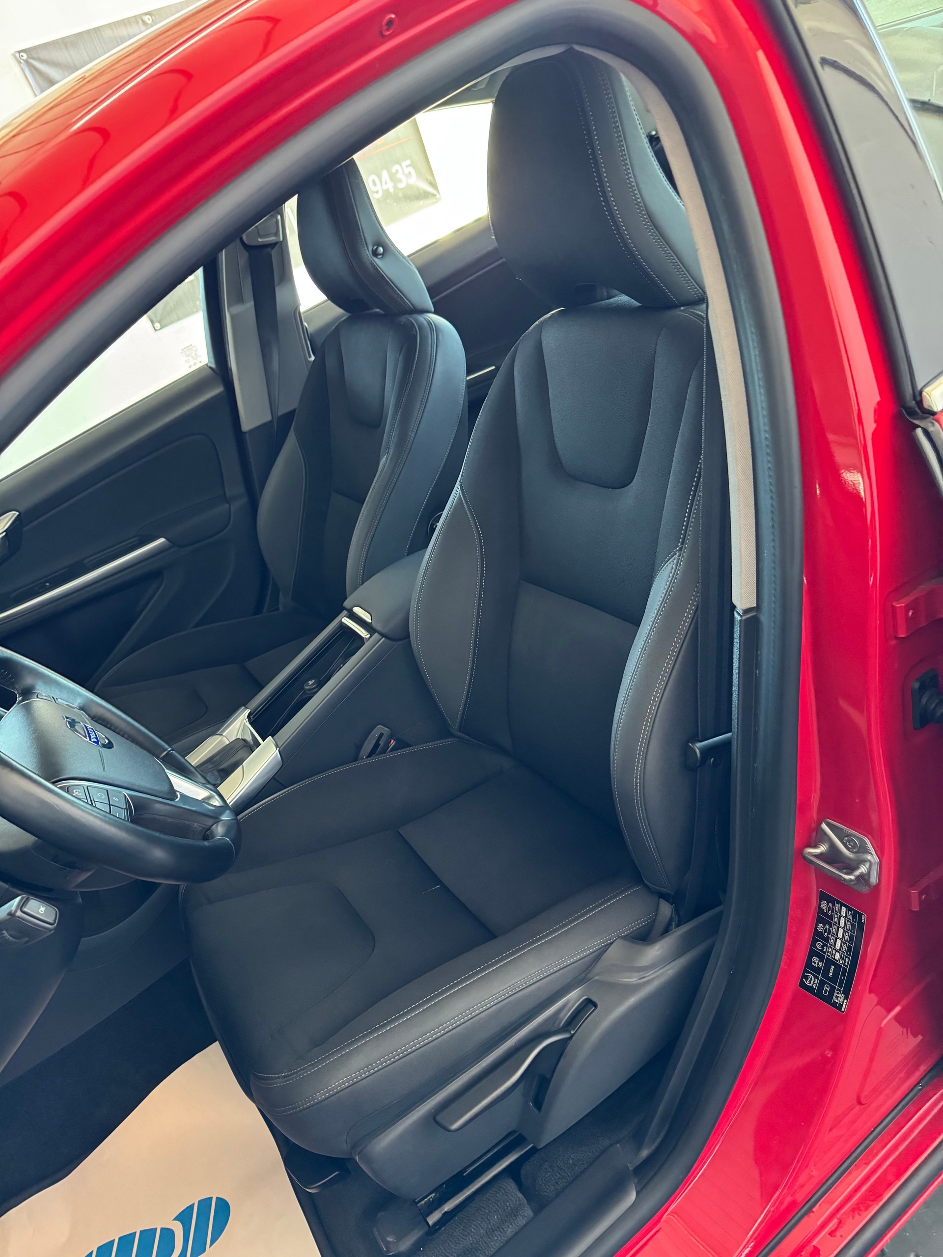VOLVO S60 D3 Momentum Geartronic-image-15