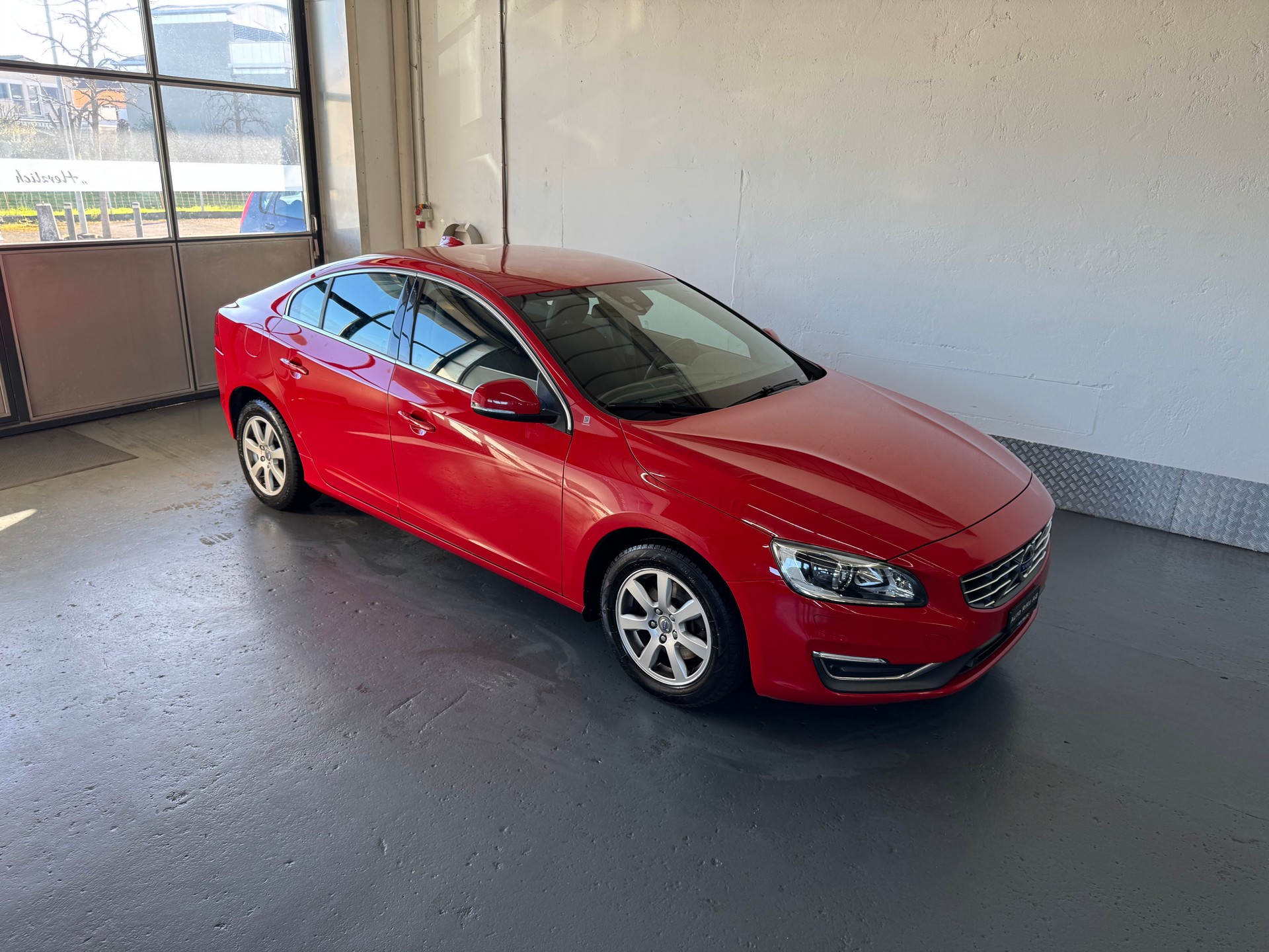 VOLVO S60 D3 Momentum Geartronic-image-0