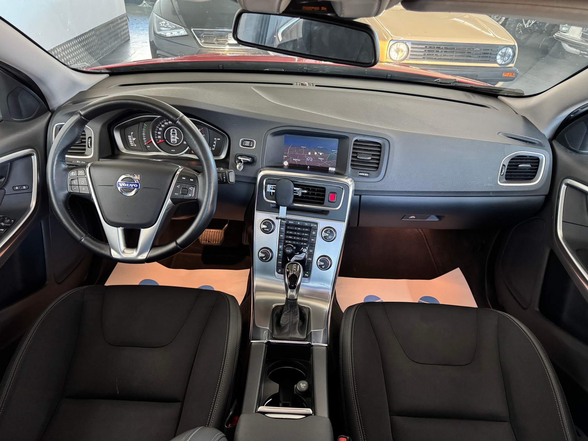 VOLVO S60 D3 Momentum Geartronic-image-16