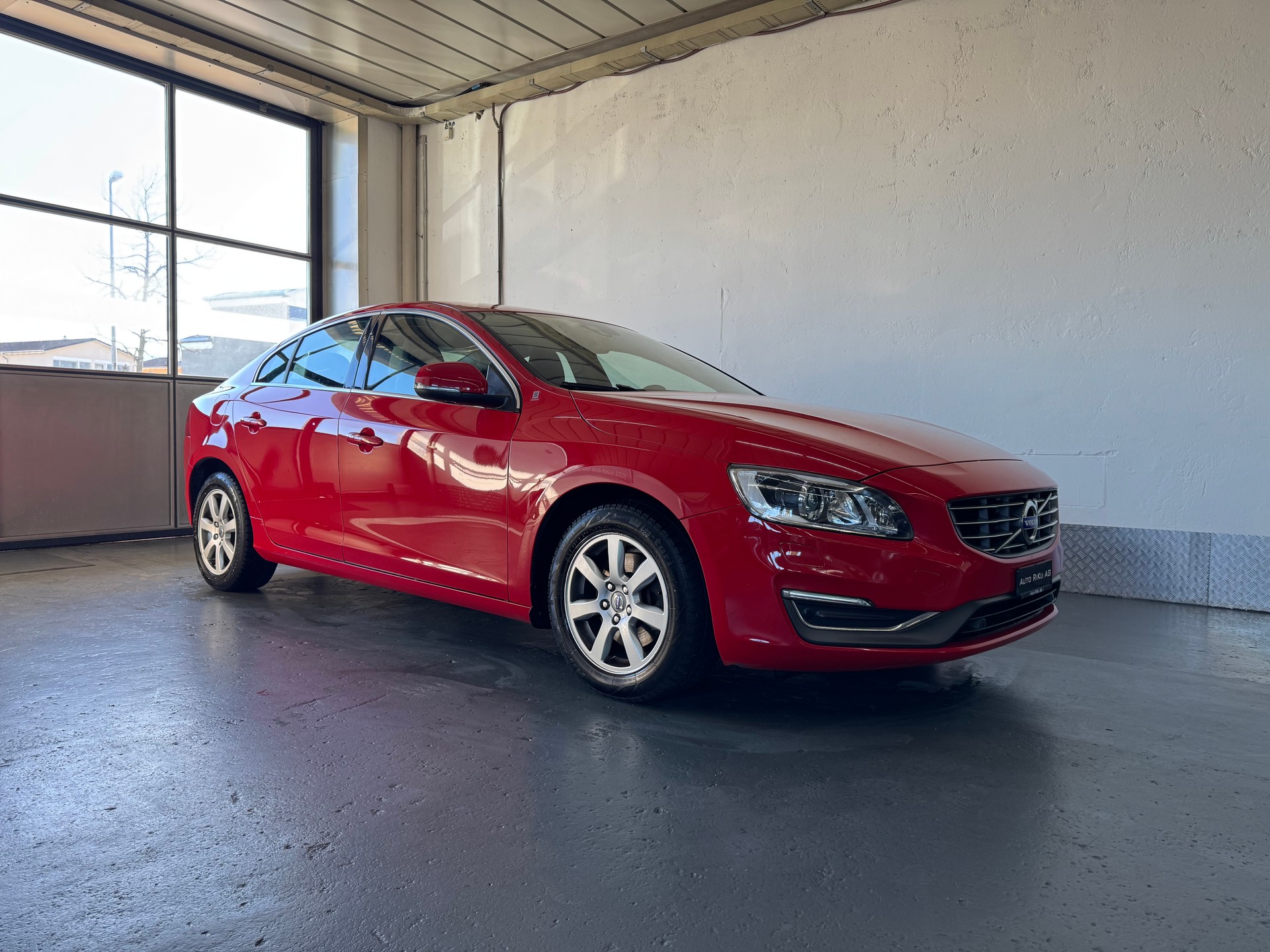 VOLVO S60 D3 Momentum Geartronic-image-1