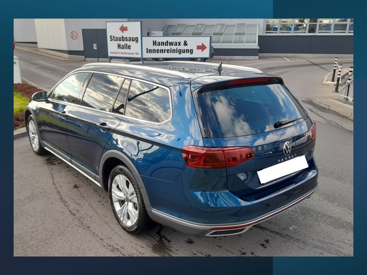 VW Passat Alltrack 2.0 TDI 4Motion DSG AHK Leder-image-2