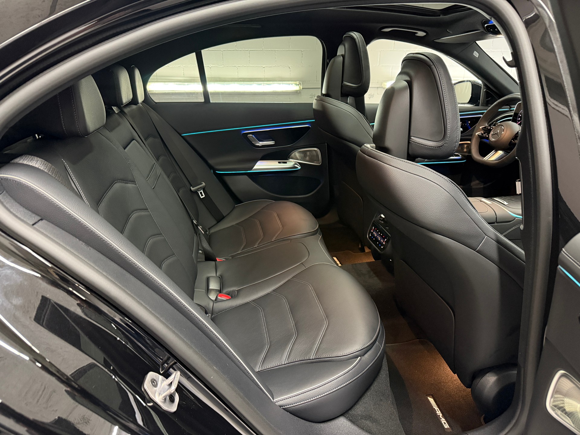 MERCEDES-BENZ E 220 d 4MATIC Limousine-image-8