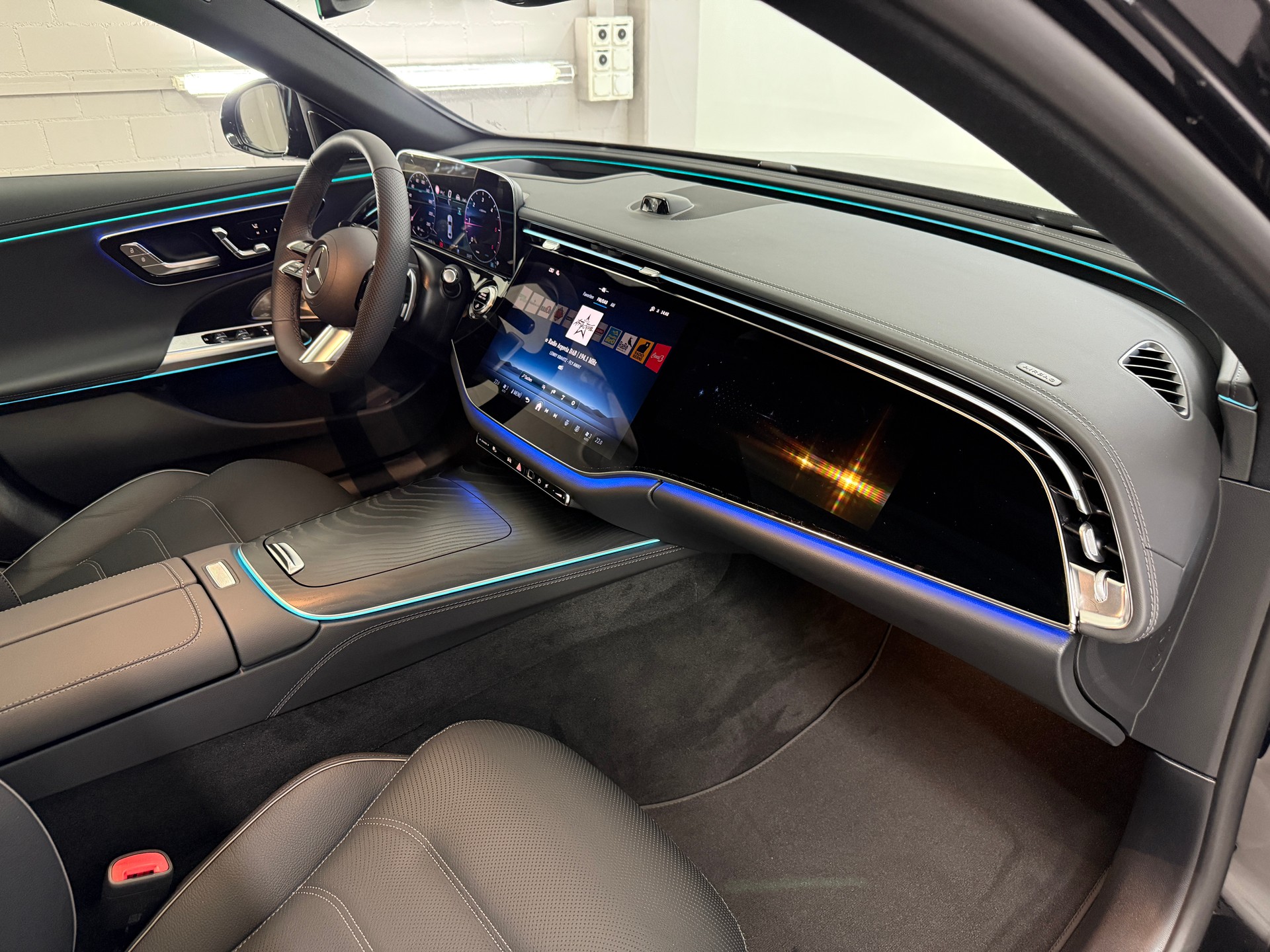 MERCEDES-BENZ E 220 d 4MATIC Limousine-image-10