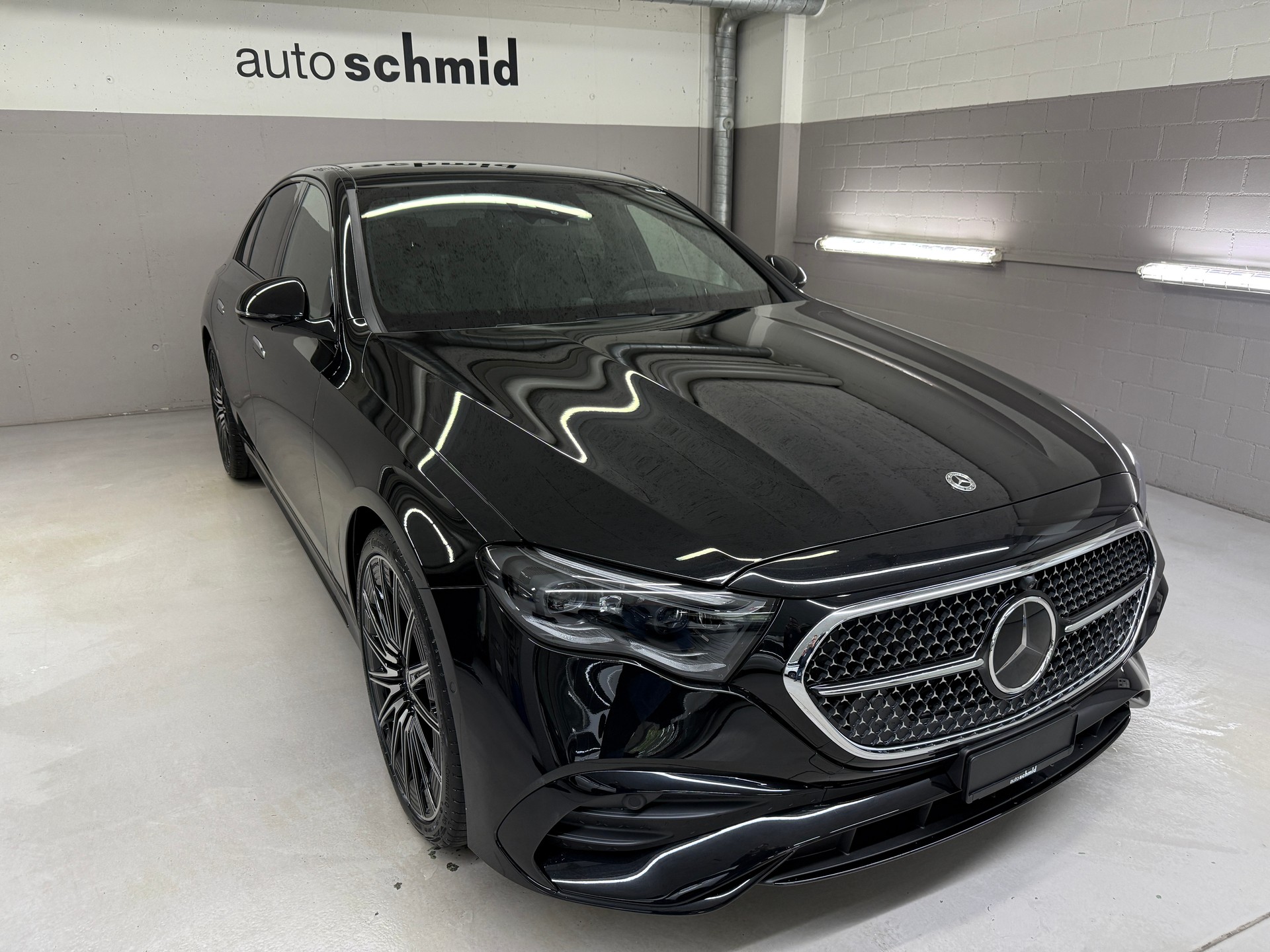 MERCEDES-BENZ E 220 d 4MATIC Limousine-image-0
