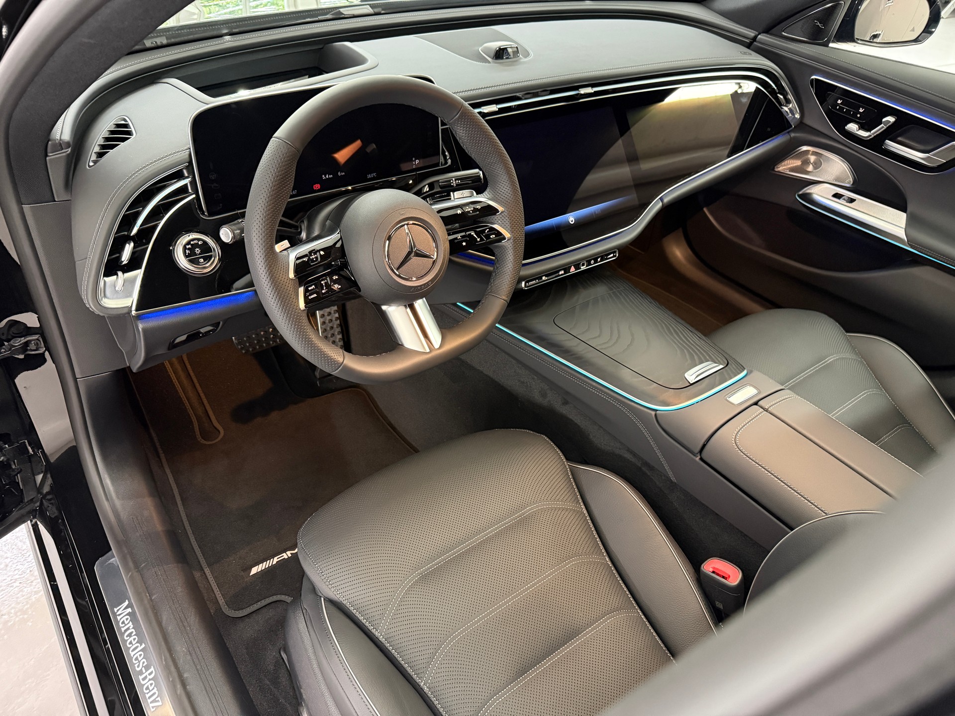 MERCEDES-BENZ E 220 d 4MATIC Limousine-image-6
