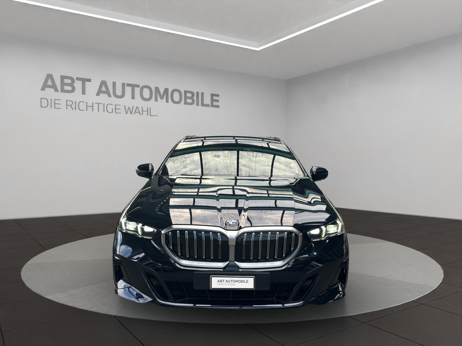 BMW 520d xDrive Touring-image-1